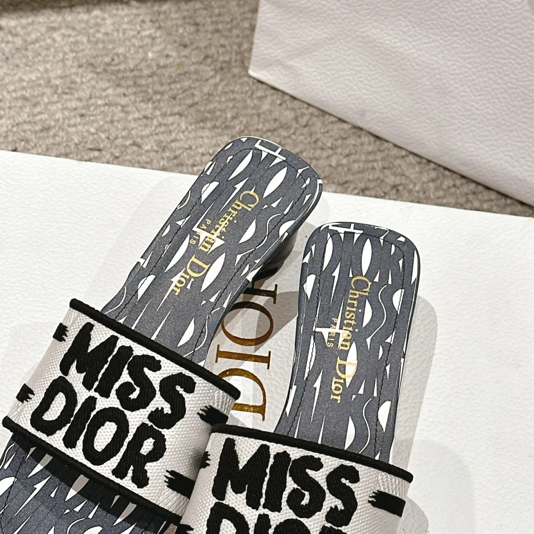 クリスチャンディオールグレースリッパ2024新作 - 画像 (8)