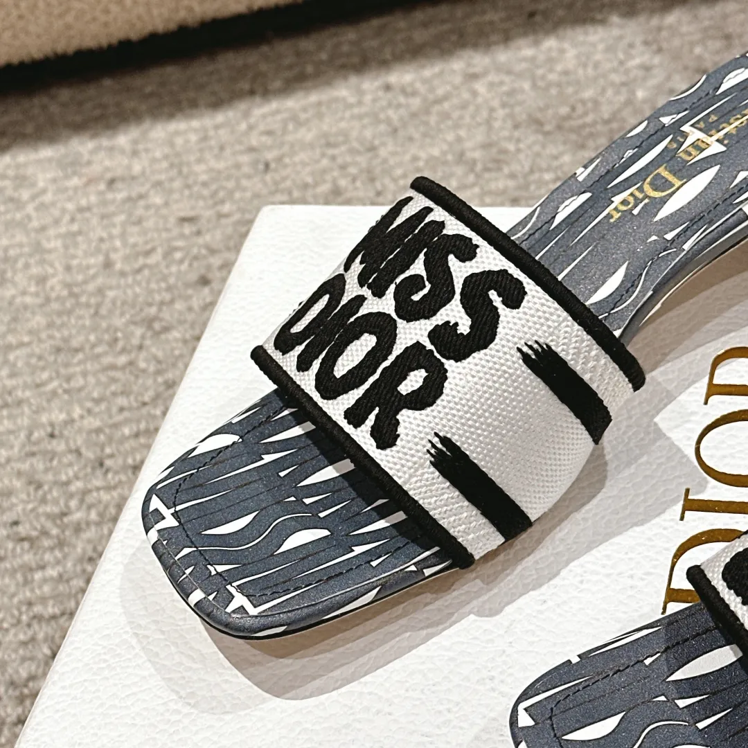 クリスチャンディオールグレースリッパ2024新作 - 画像 (9)