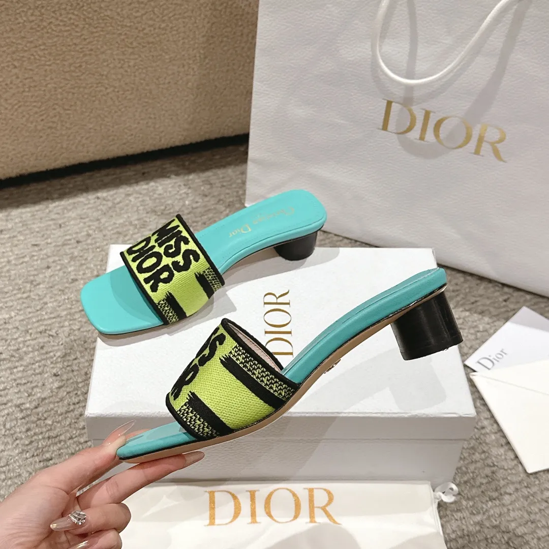 Christian Dior ミスディオール 青 スリッパ 2024新作 - 画像 (3)
