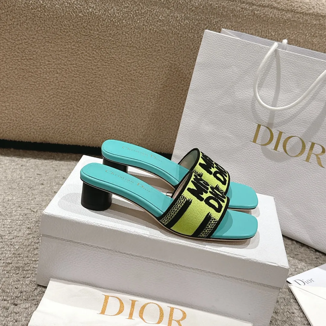 Christian Dior ミスディオール 青 スリッパ 2024新作 - 画像 (5)