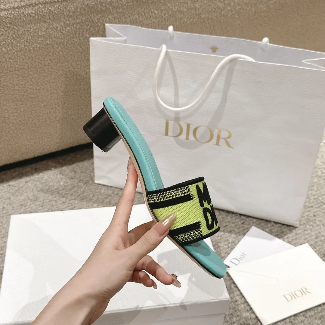 Christian Dior ミスディオール 青 スリッパ 2024新作 - 画像 (7)