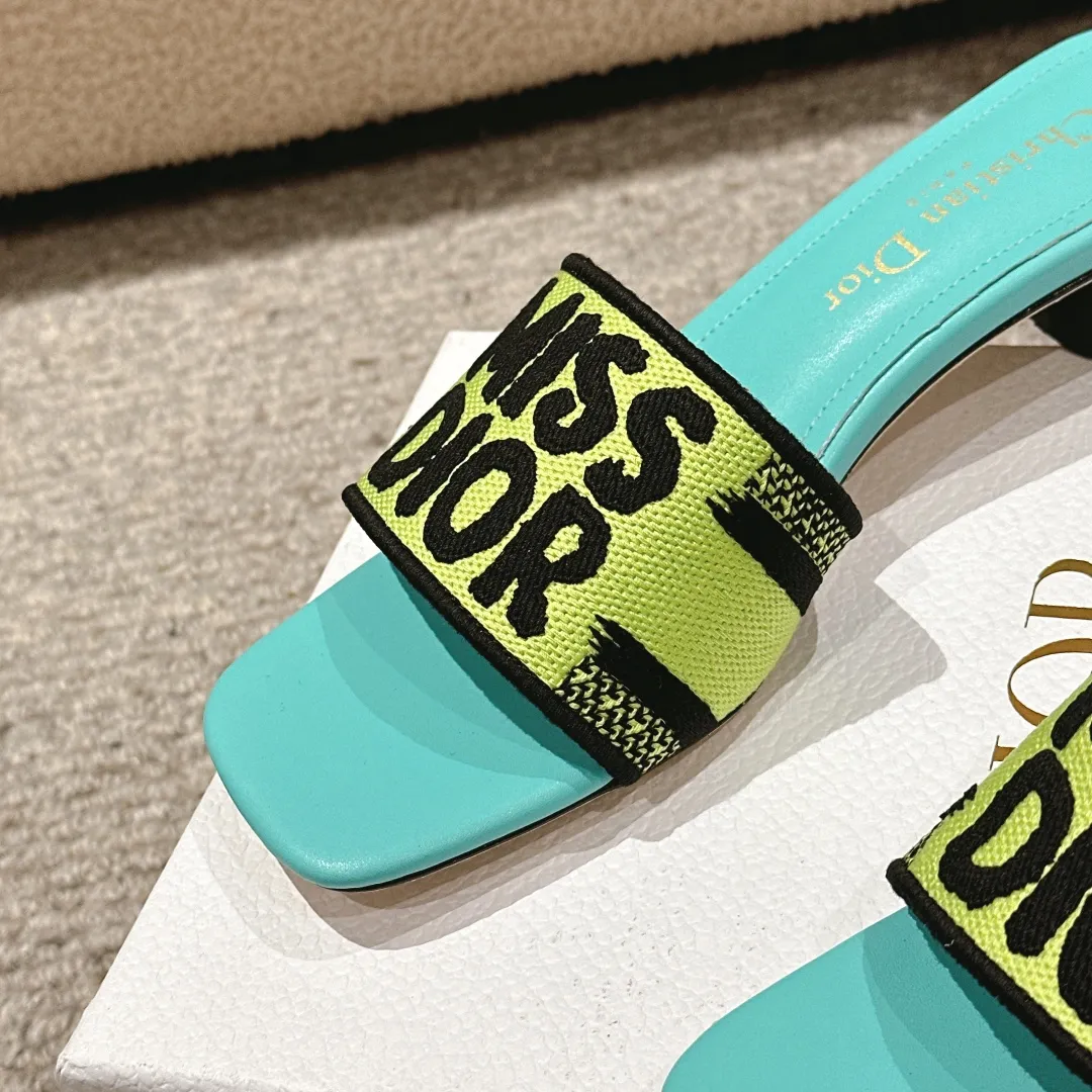 Christian Dior ミスディオール 青 スリッパ 2024新作 - 画像 (8)