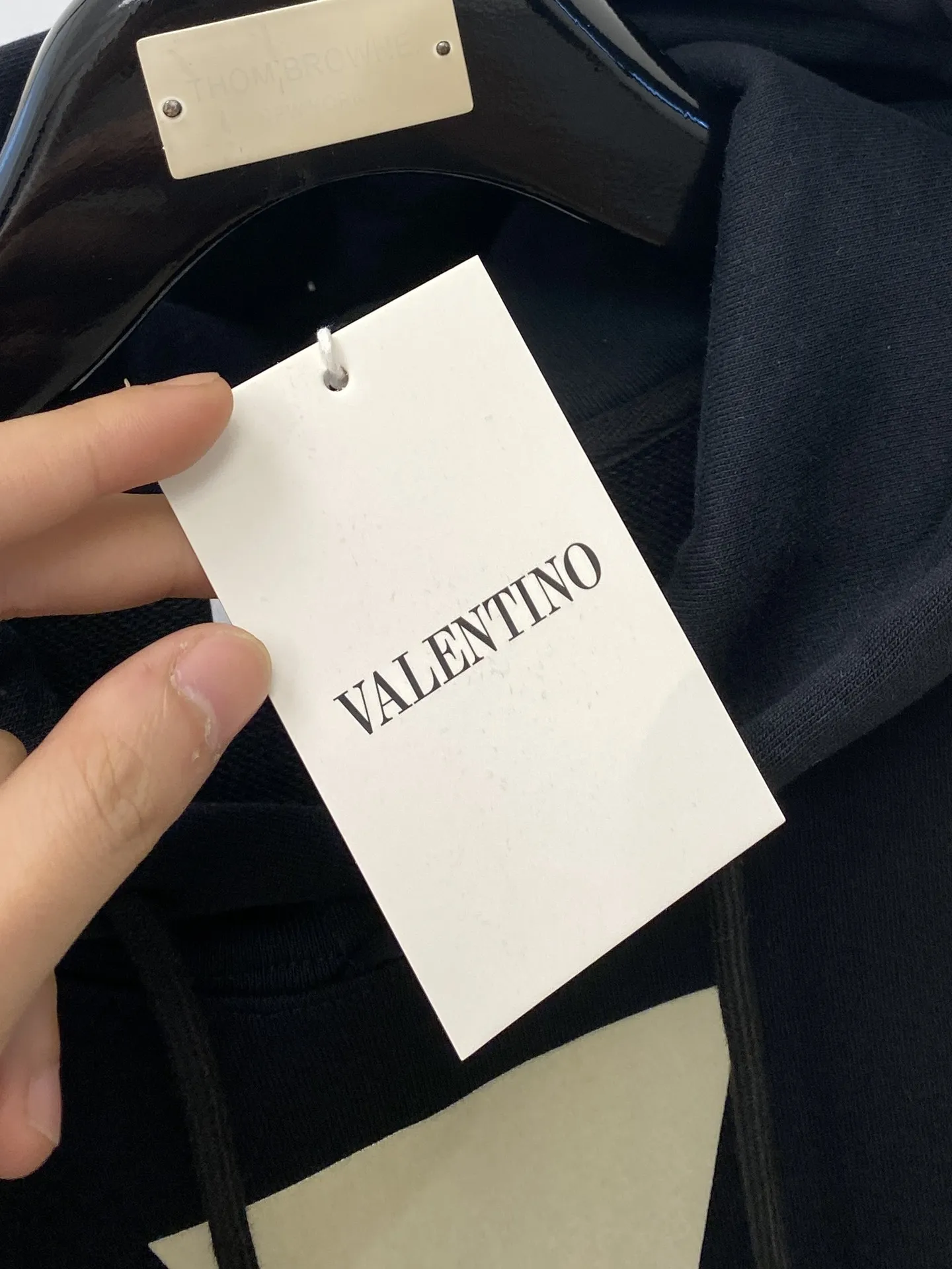 ジジハディッドヴァレンティノ黒新作パーカー - 画像 (5)