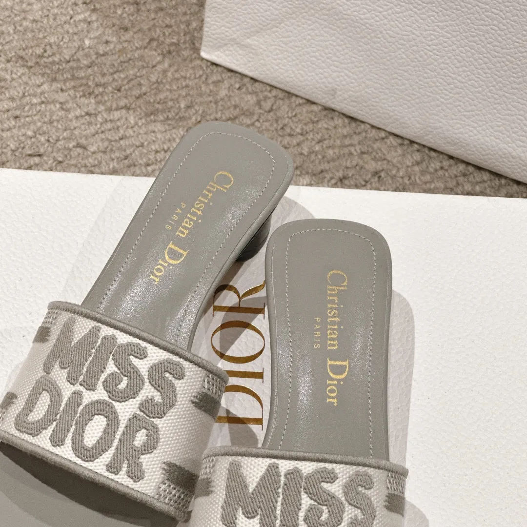 Christian Dior グレースリッパ 新作2024 - 画像 (8)