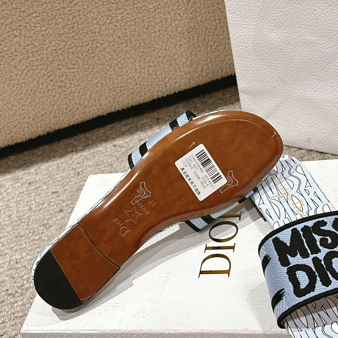 Christian Dior グレースリッパ新作2024 - 画像 (10)