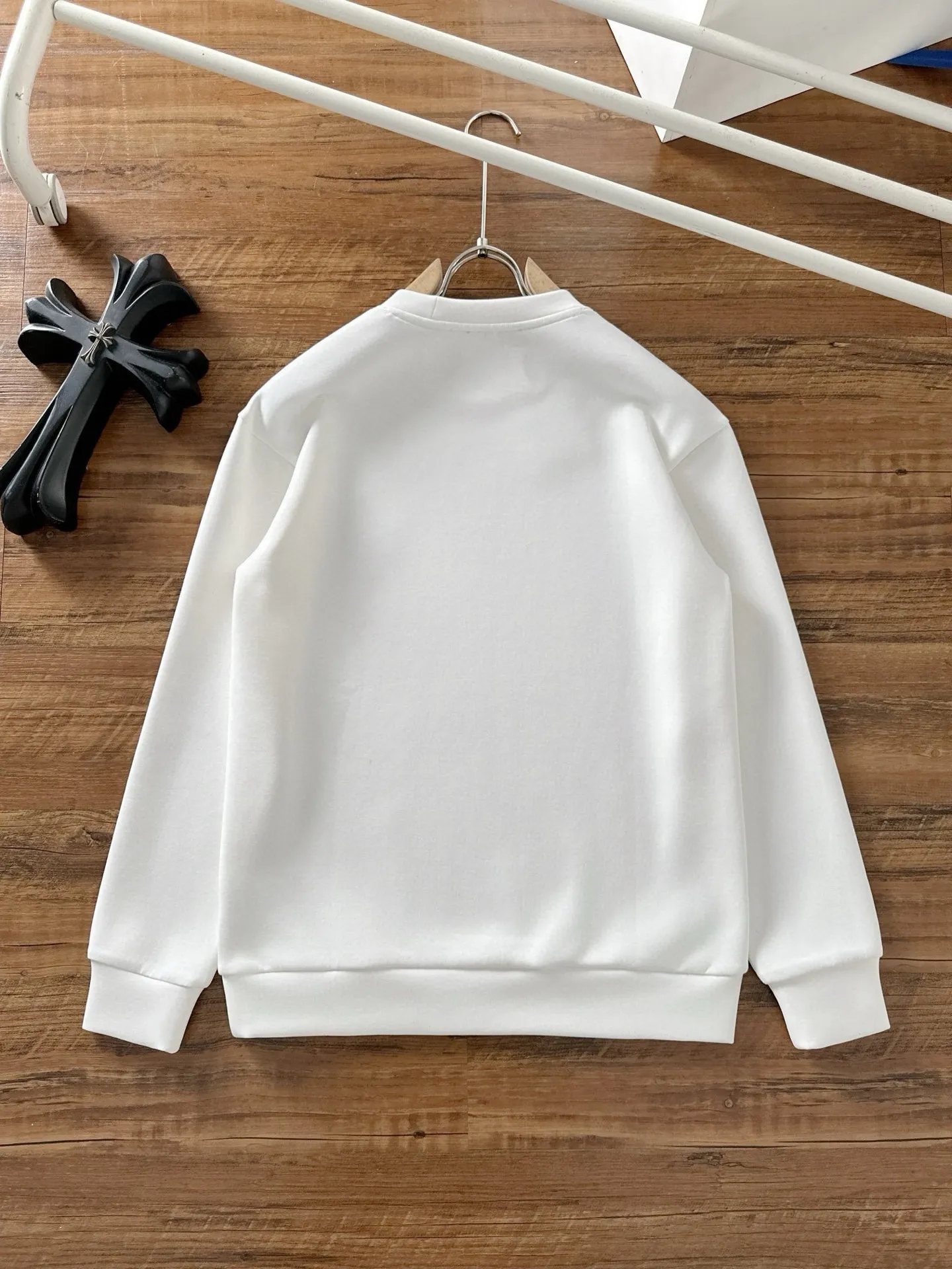 ヴァレンティノ黒ロゴスウェットシャツ - 画像 (4)