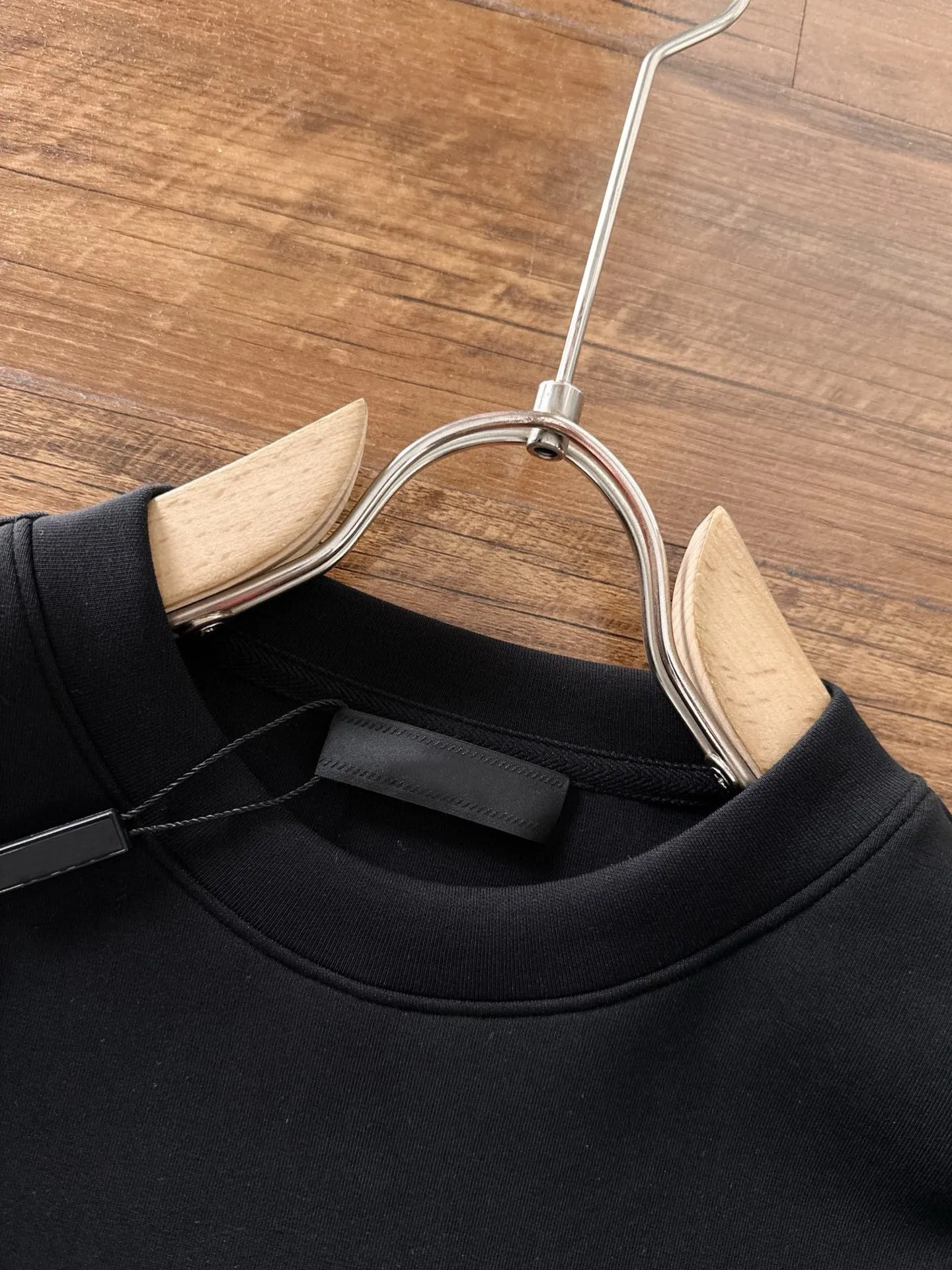 ヴァレンティノ黒ロゴスウェットシャツ - 画像 (6)