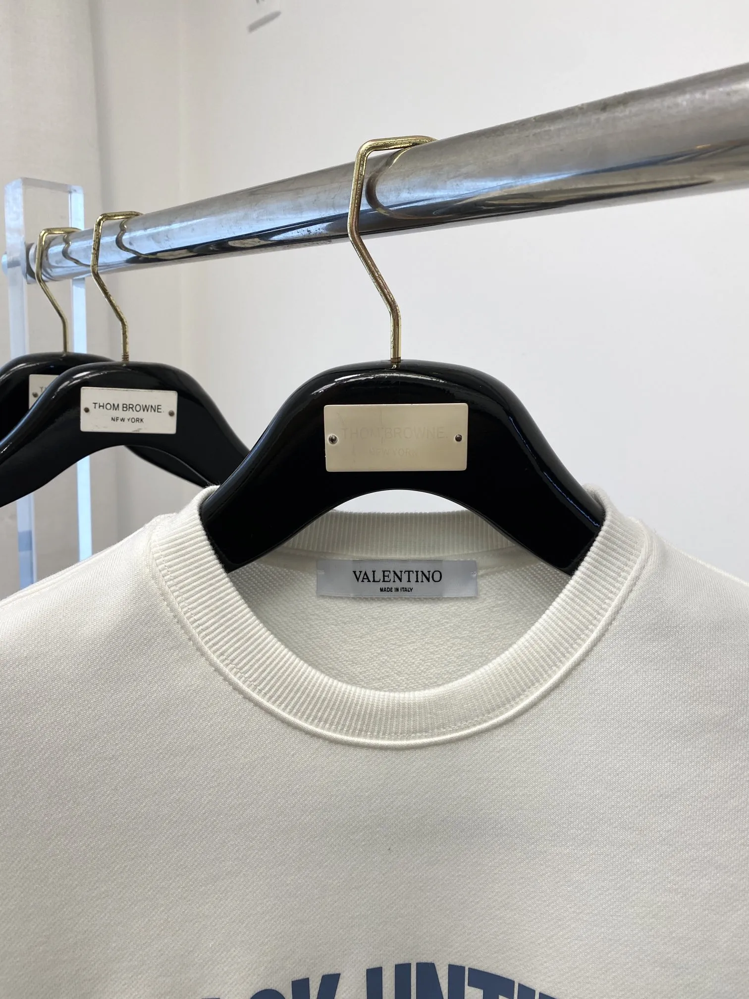 Valentino 2025新品ベージュスウェットシャツ - 画像 (3)