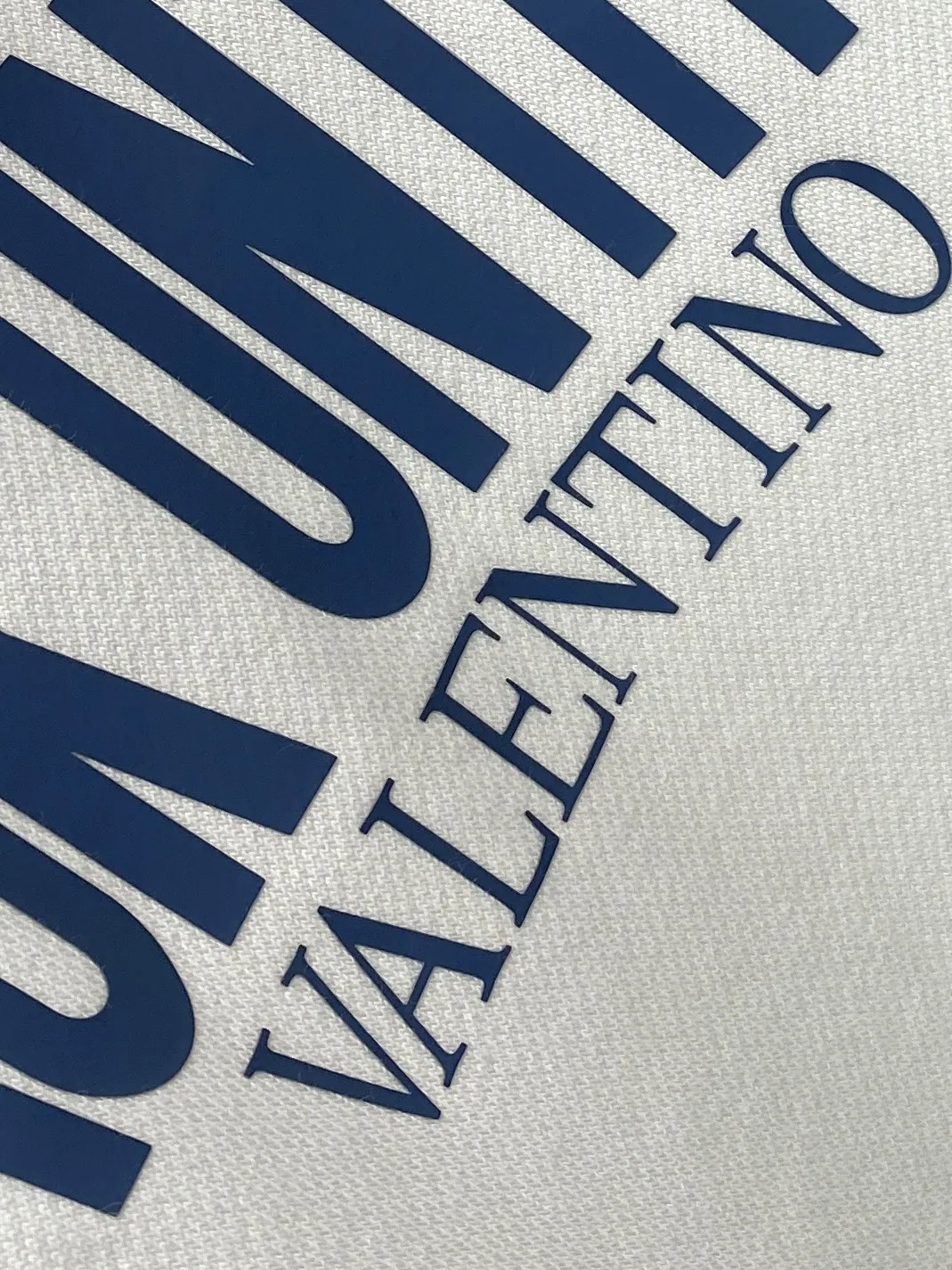 Valentino 2025新品ベージュスウェットシャツ - 画像 (6)