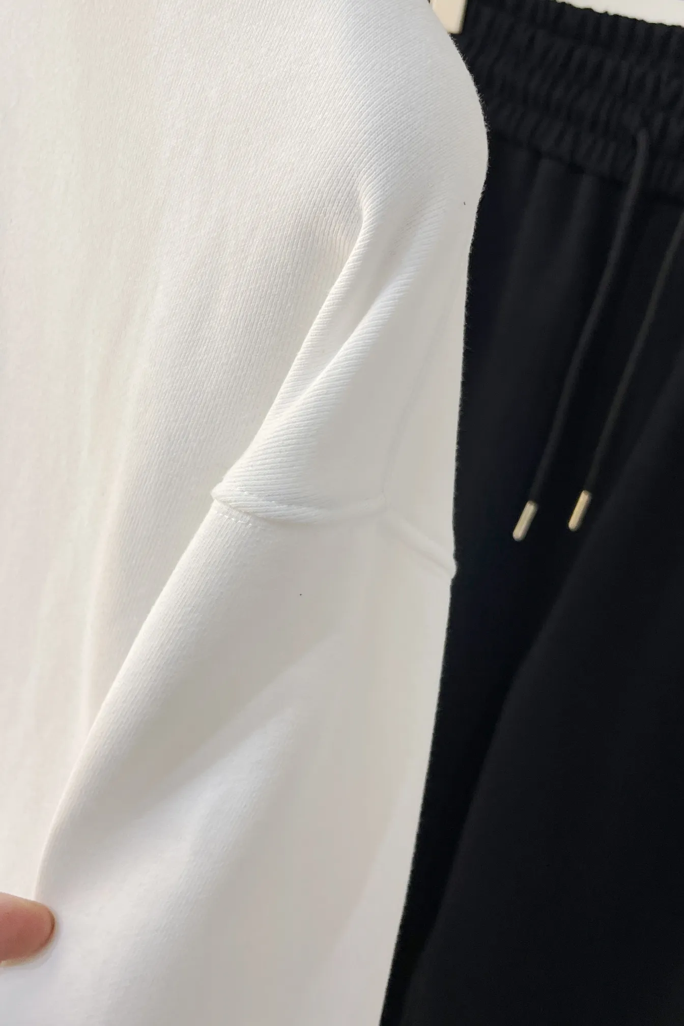 チェズヴァレンティノ ホワイト 字母プリントスウェット - 画像 (6)