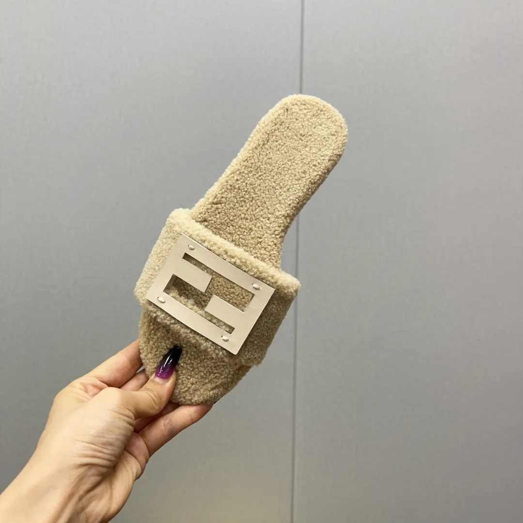 FENDI 丸い頭F扣フラットソールのウールスリッパ ベージュ - 画像 (6)
