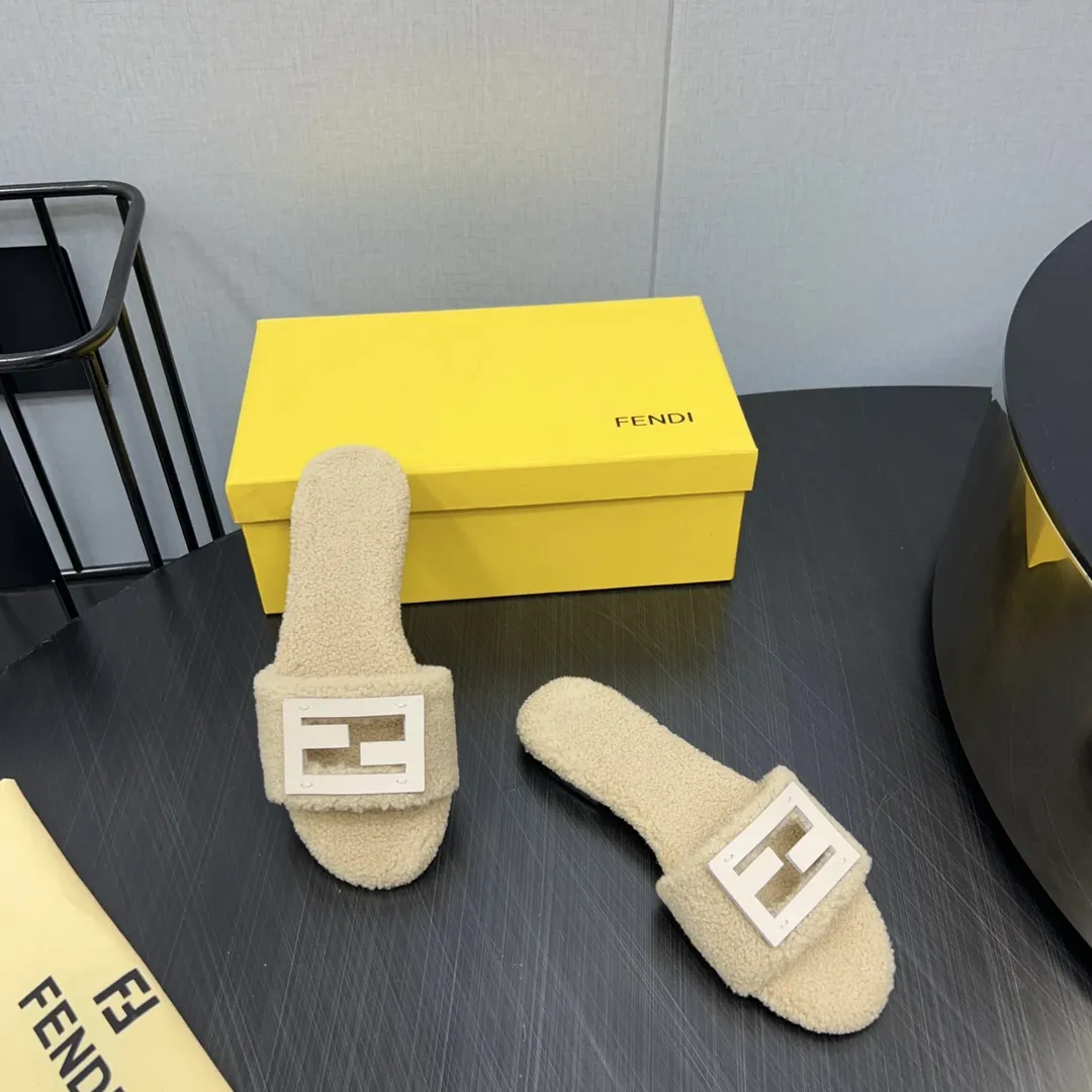 FENDI 丸い頭F扣フラットソールのウールスリッパ ベージュ - 画像 (8)