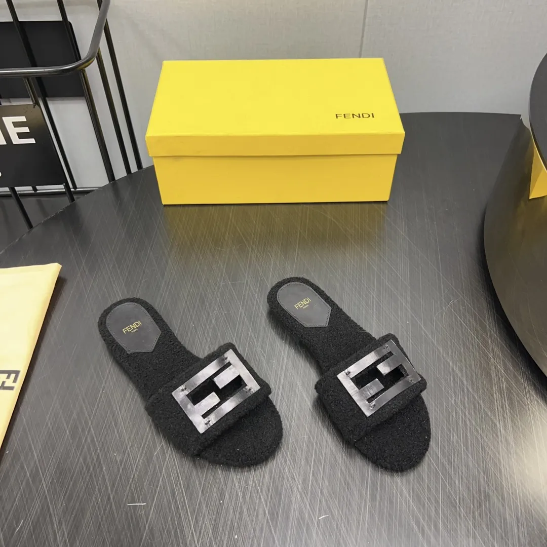 FENDI 黒 丸い頭F扣フラットソールのウールスリッパ - 画像 (3)