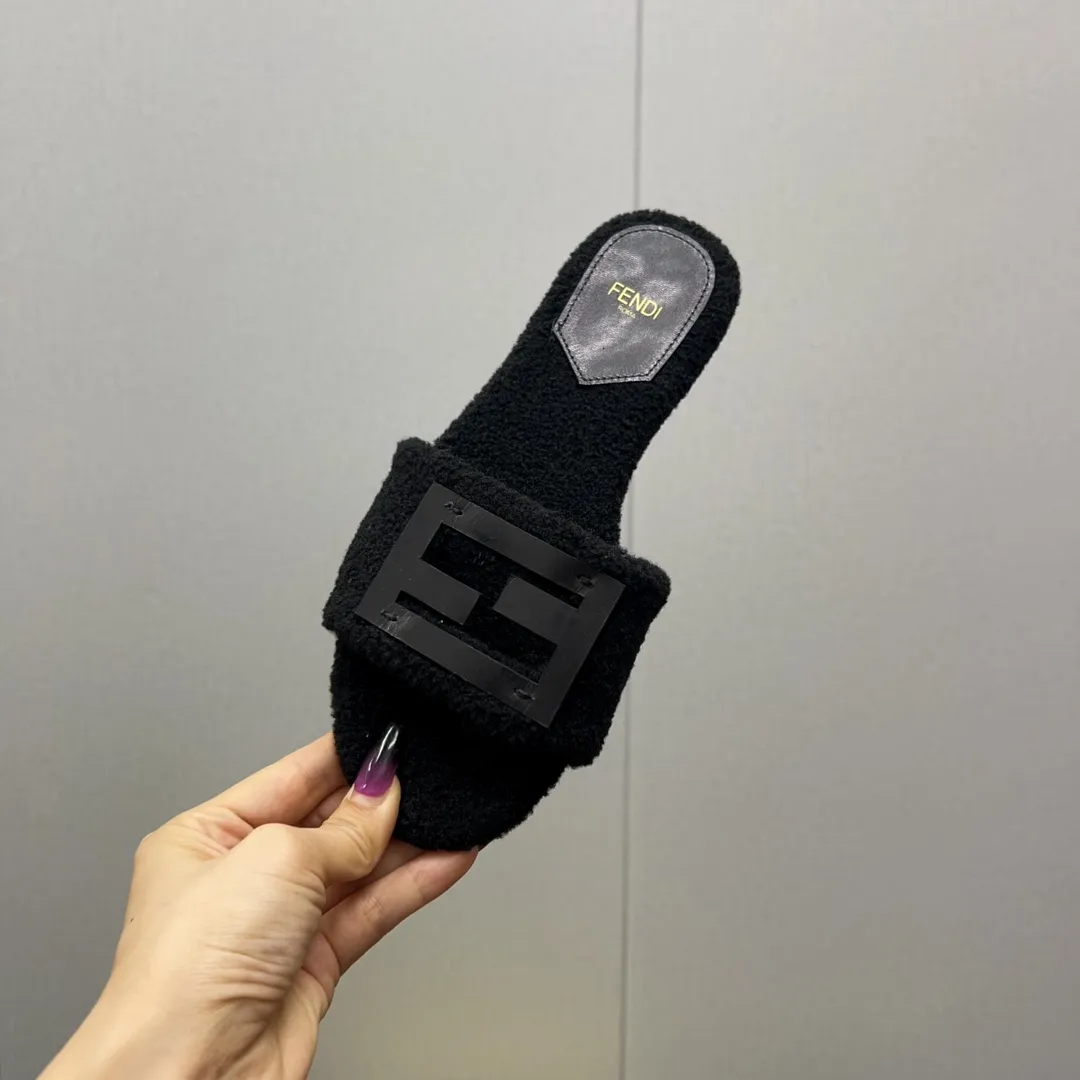 FENDI 黒 丸い頭F扣フラットソールのウールスリッパ - 画像 (6)