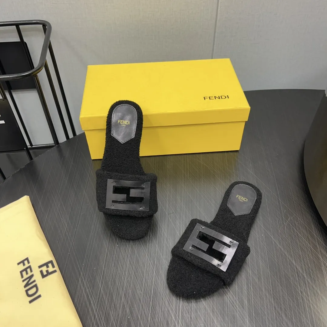 FENDI 黒 丸い頭F扣フラットソールのウールスリッパ - 画像 (8)