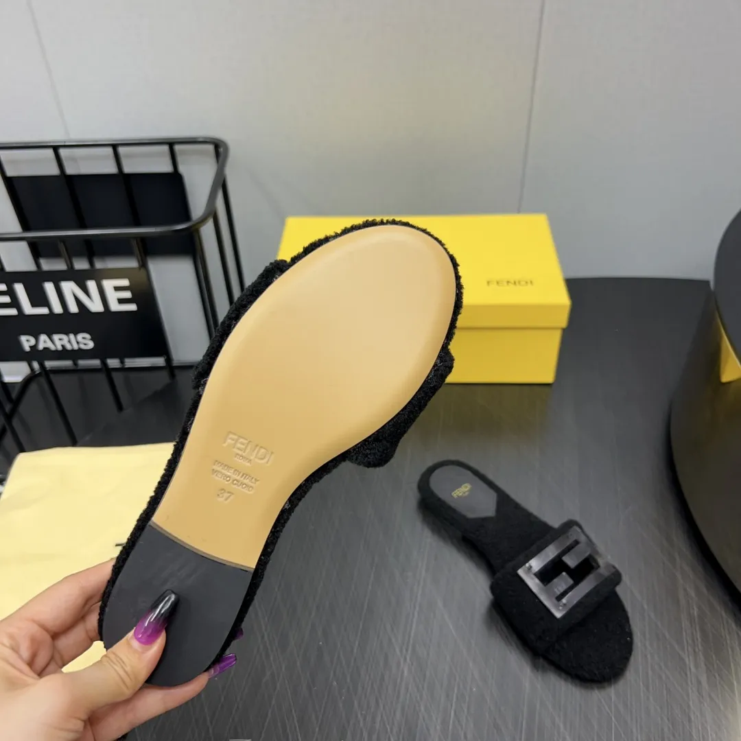 FENDI 黒 丸い頭F扣フラットソールのウールスリッパ - 画像 (10)