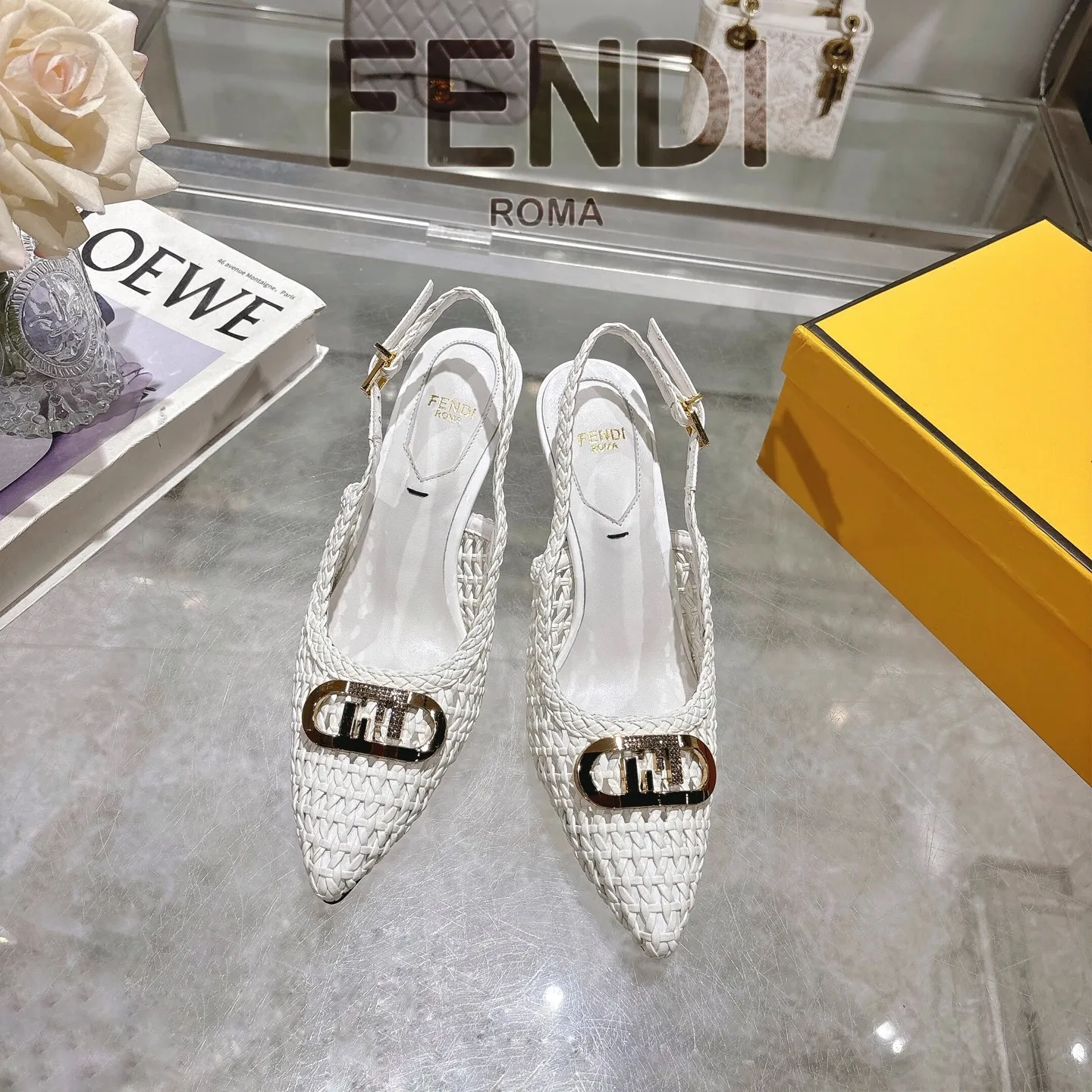 フェンディ新作白手織りハイヒールサンダル - 画像 (3)