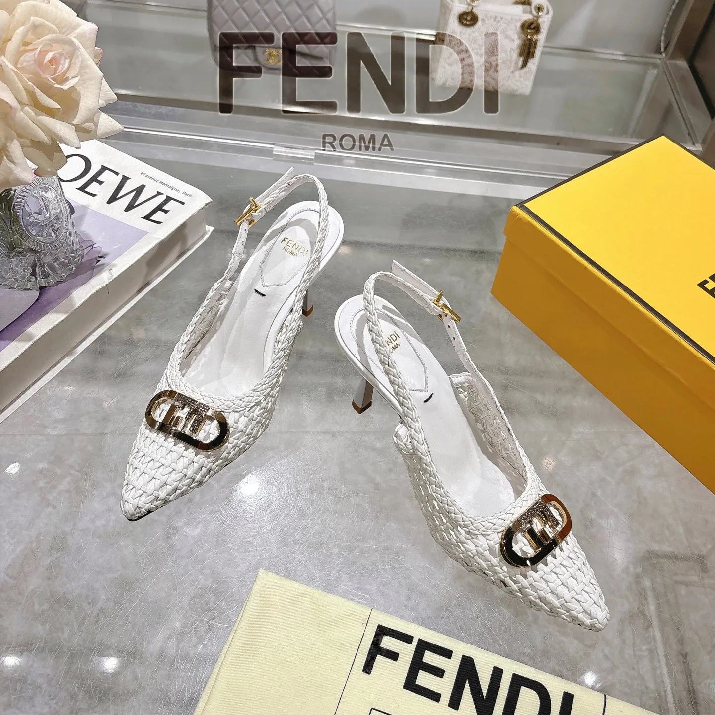 フェンディ新作白手織りハイヒールサンダル - 画像 (4)