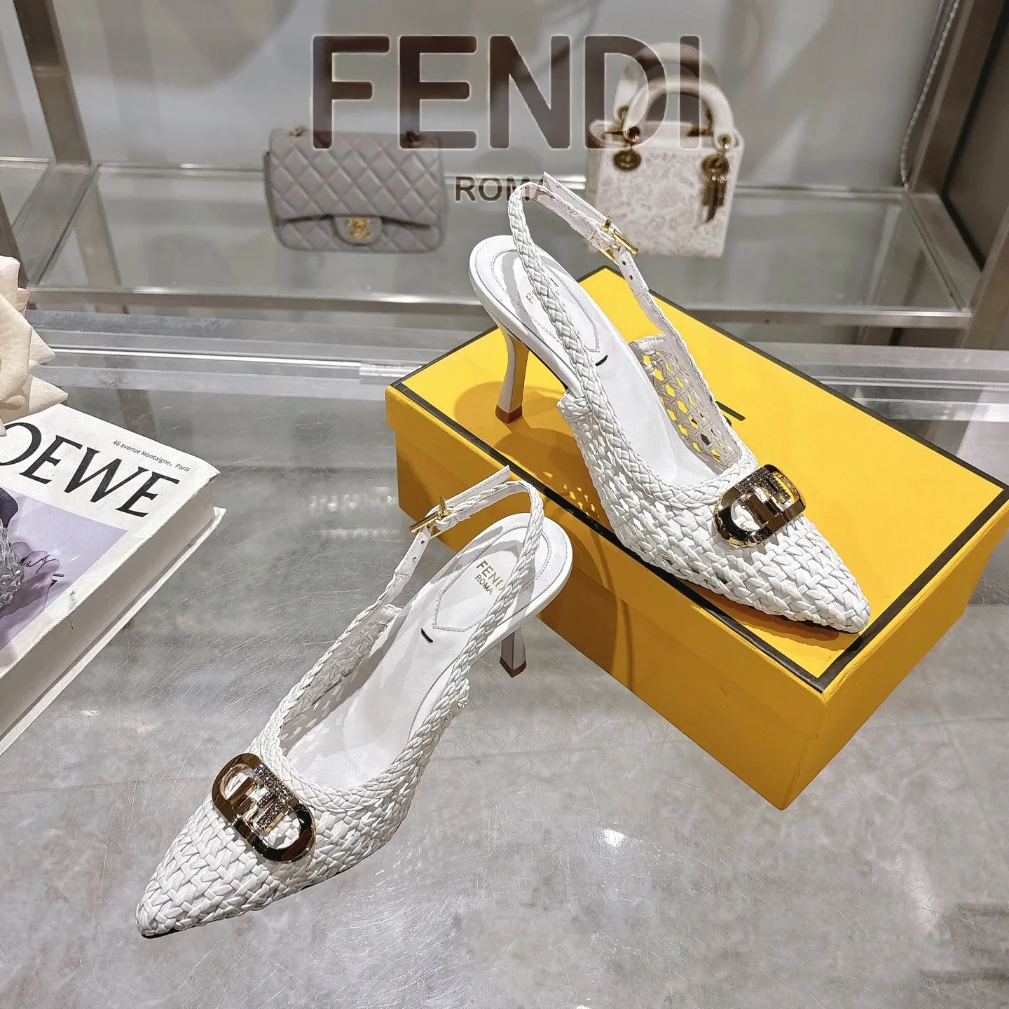 フェンディ新作白手織りハイヒールサンダル - 画像 (6)