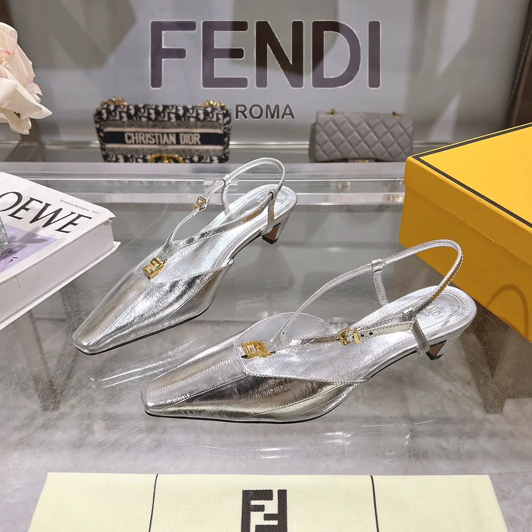FENDI 新作シルバー鳗魚模様ハイヒールサンダル - 画像 (7)