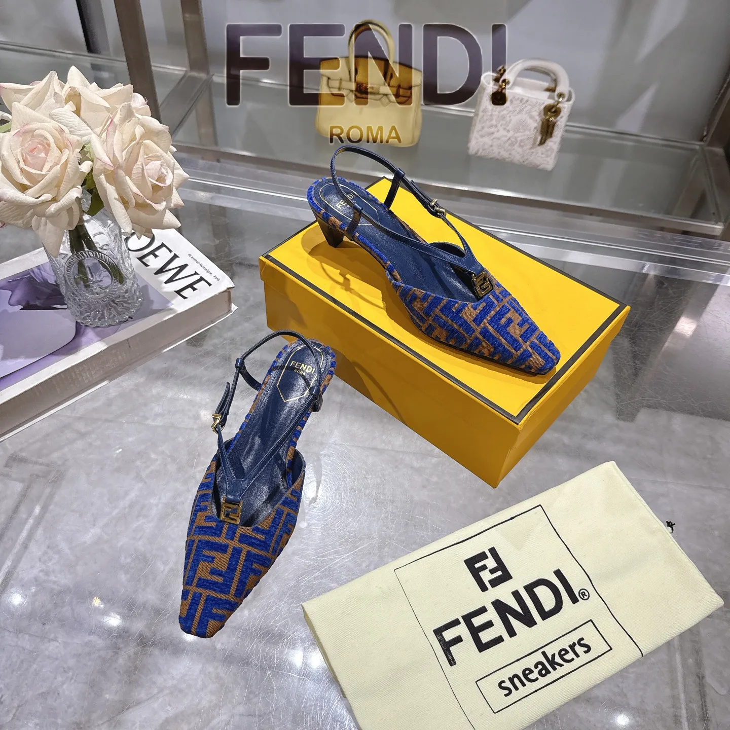 FENDI 新作 青色 方頭ハイヒールサンダル - 画像 (7)