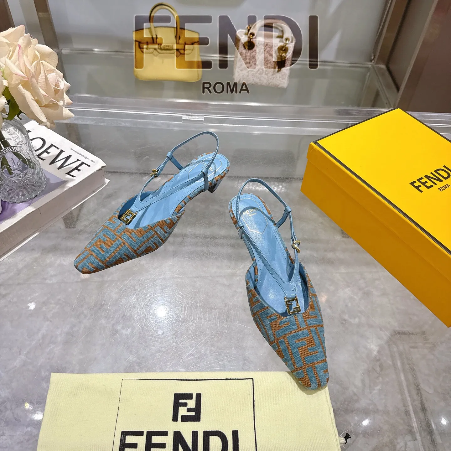 FENDI 新作 青色 ハイヒールサンダル - 画像 (3)