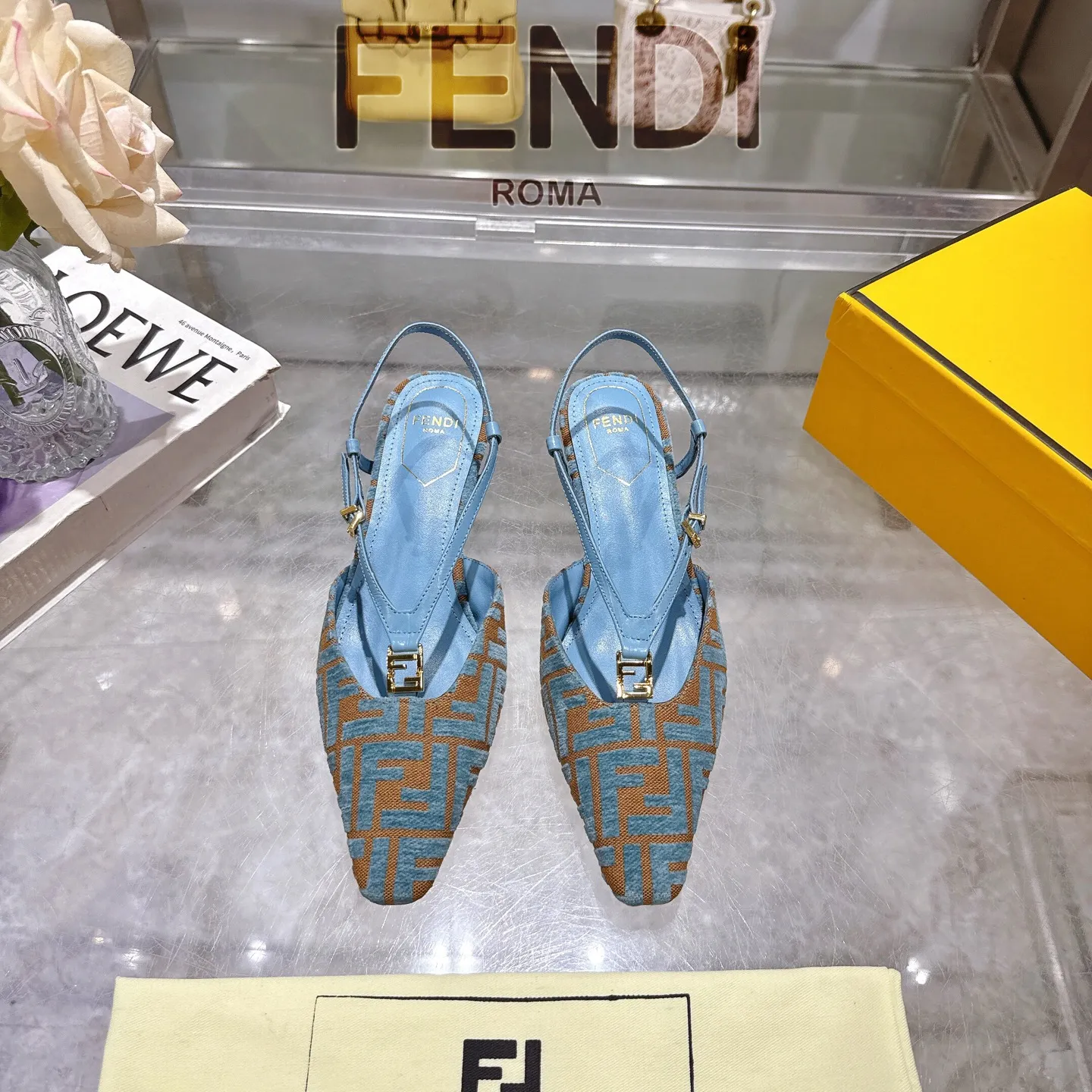 FENDI 新作 青色 ハイヒールサンダル - 画像 (4)