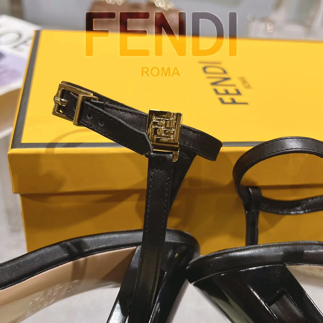 フェンディ Delfina FF 新作ハイヒールサンダル黒 - 画像 (9)