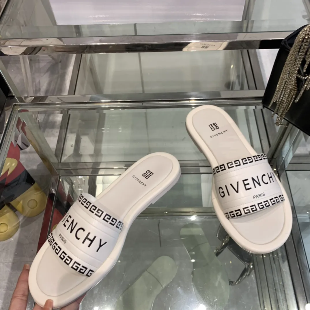 GIVENCHY 2024ss新作フラットサンダルホワイト - 画像 (4)