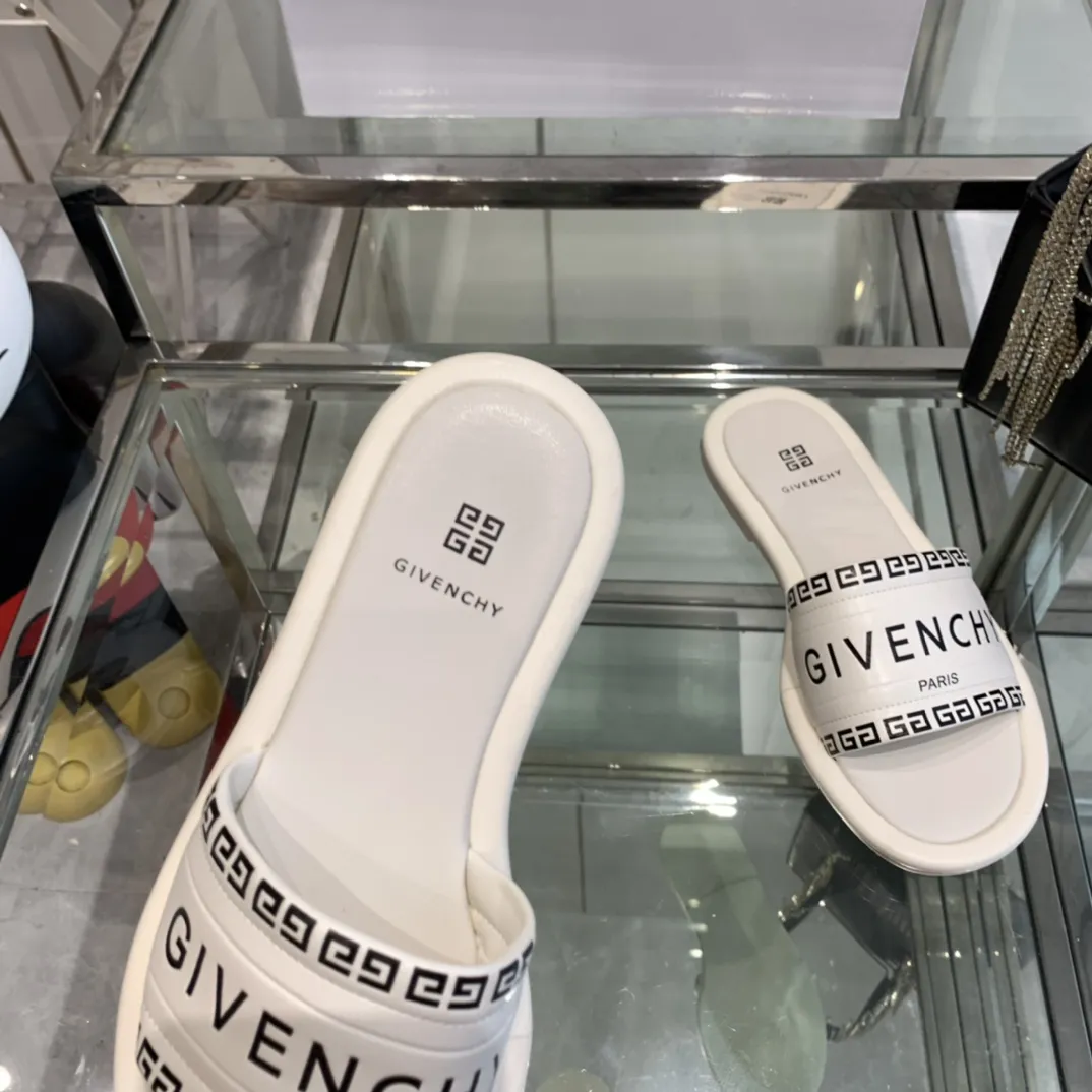 GIVENCHY 2024ss新作フラットサンダルホワイト - 画像 (5)
