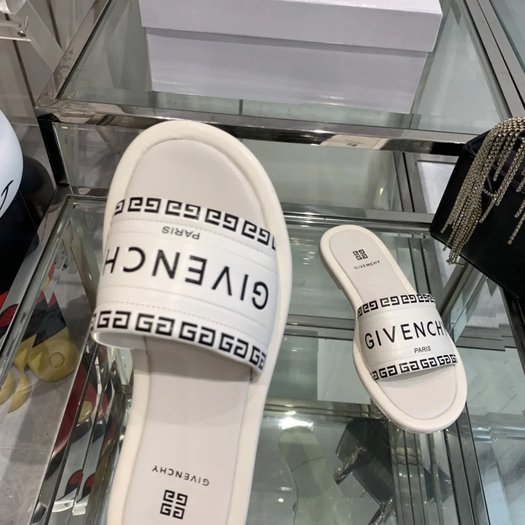 GIVENCHY 2024ss新作フラットサンダルホワイト - 画像 (6)