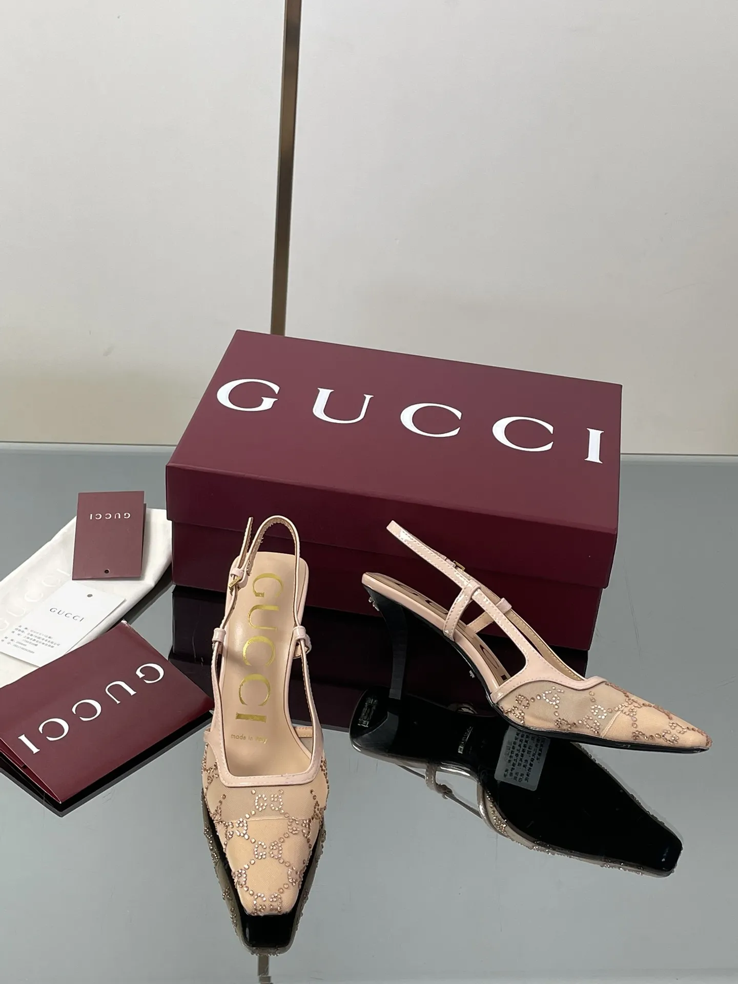 GUCCI新作ピンクハイヒールサンダルクリスタル - 画像 (8)