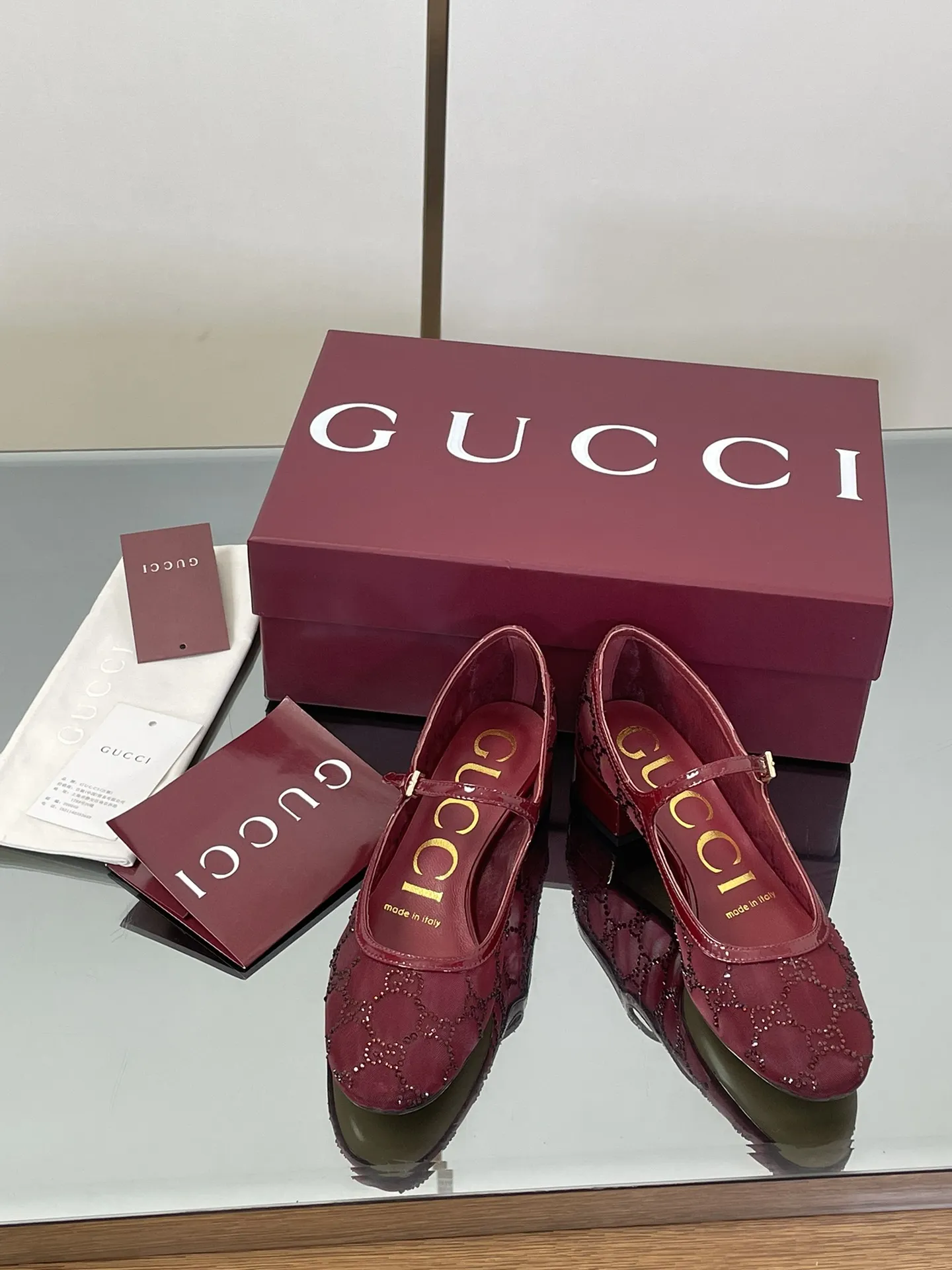 GUCCI新作レッドメアリージェーンクリスタル靴 - 画像 (3)