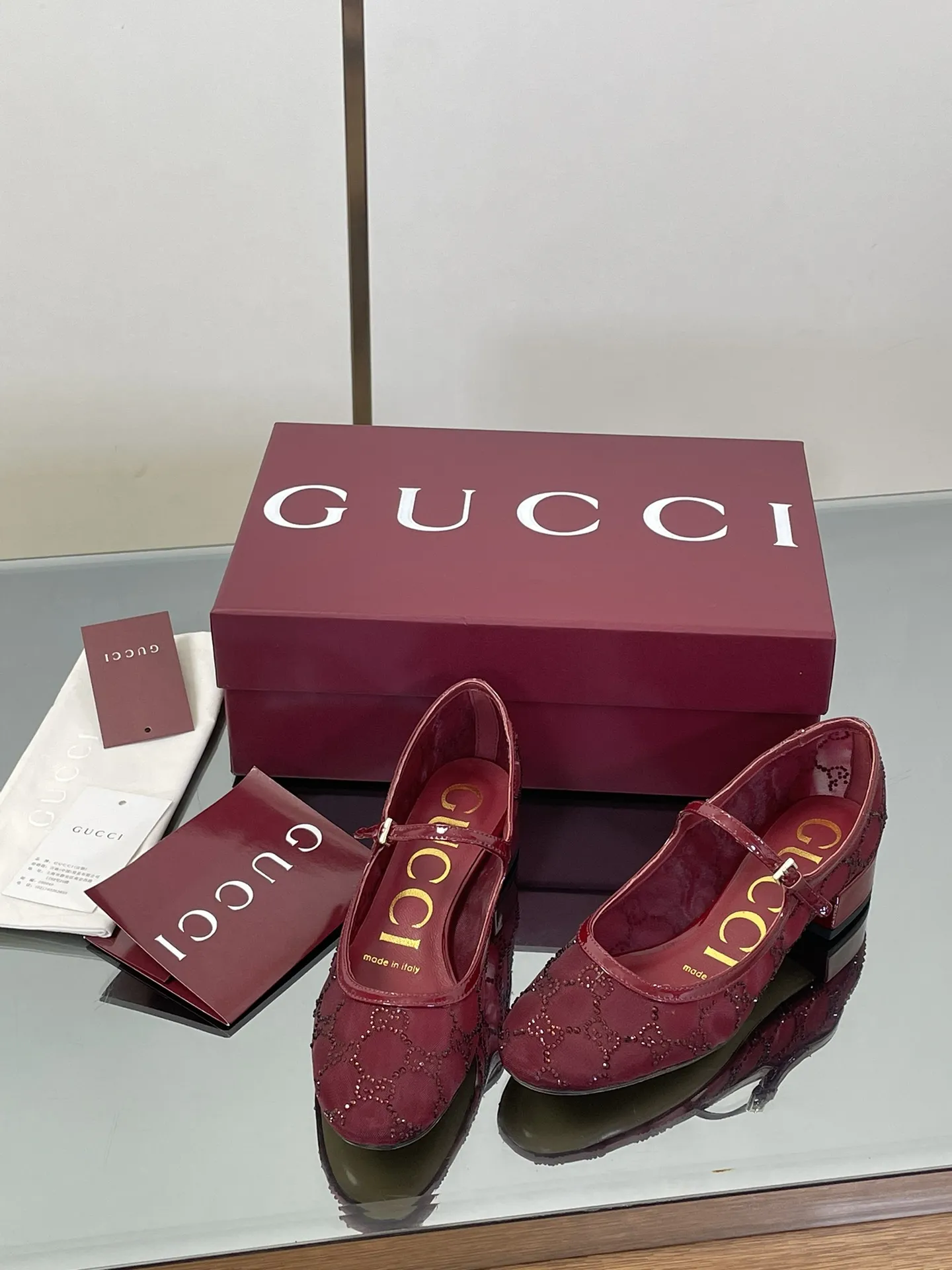 GUCCI新作レッドメアリージェーンクリスタル靴 - 画像 (4)