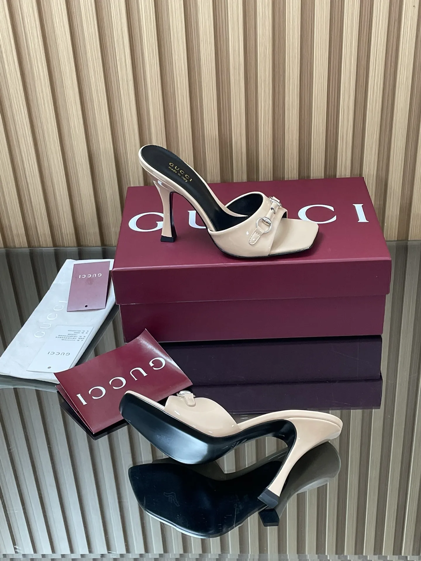 GUCCI パテントレザーハイヒールサンダル ベージュ 新作 - 画像 (10)