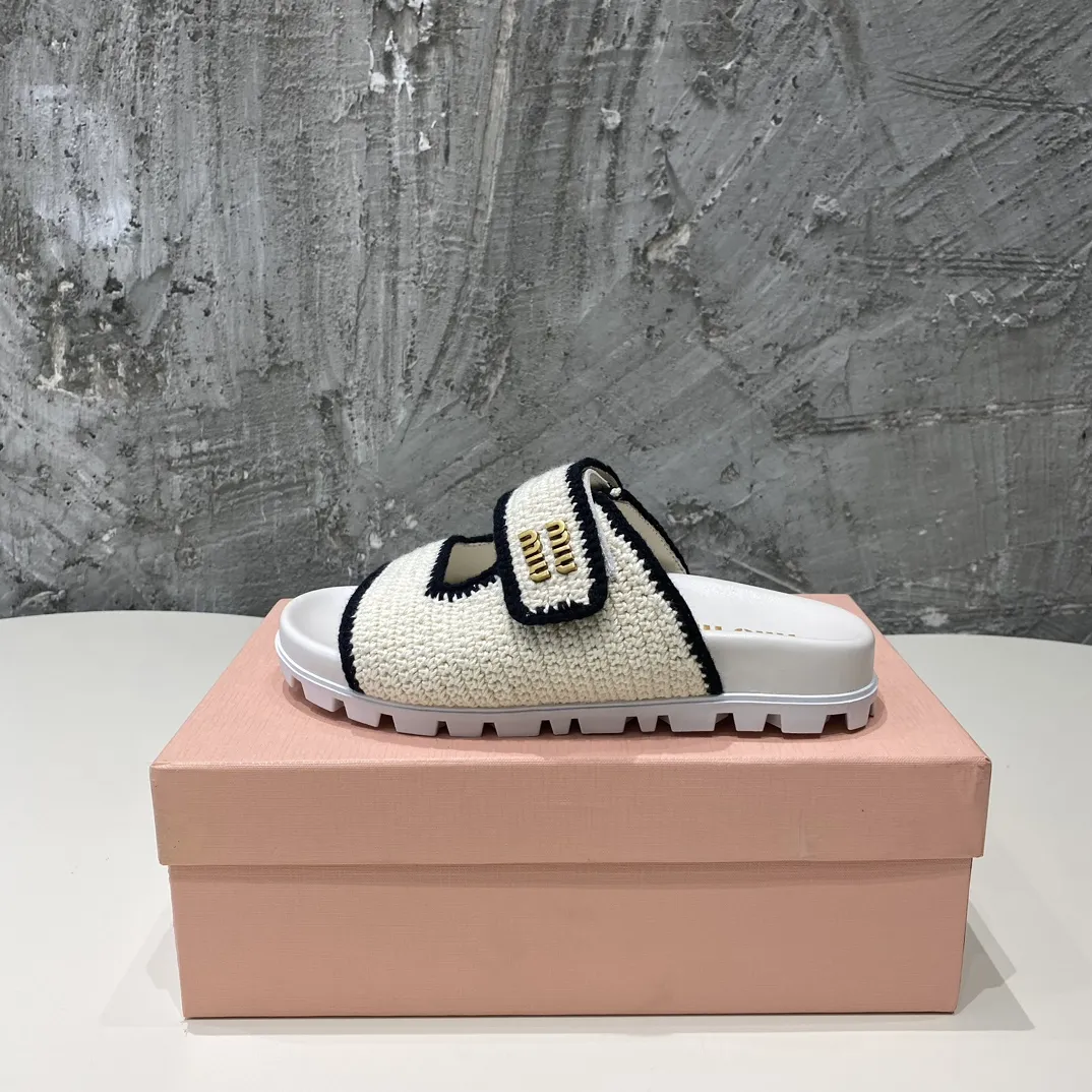 MiuMiu新作白黒カラーマッチングフラットサンダル - 画像 (3)