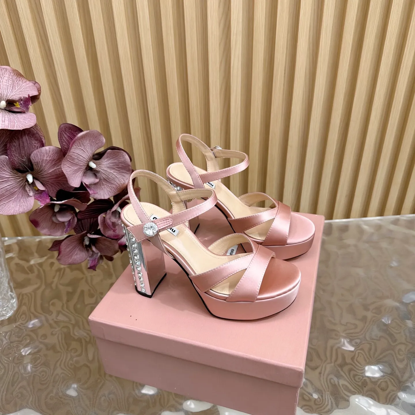 Miu Miu新作ピンクハイヒールサンダル水プラットフォーム