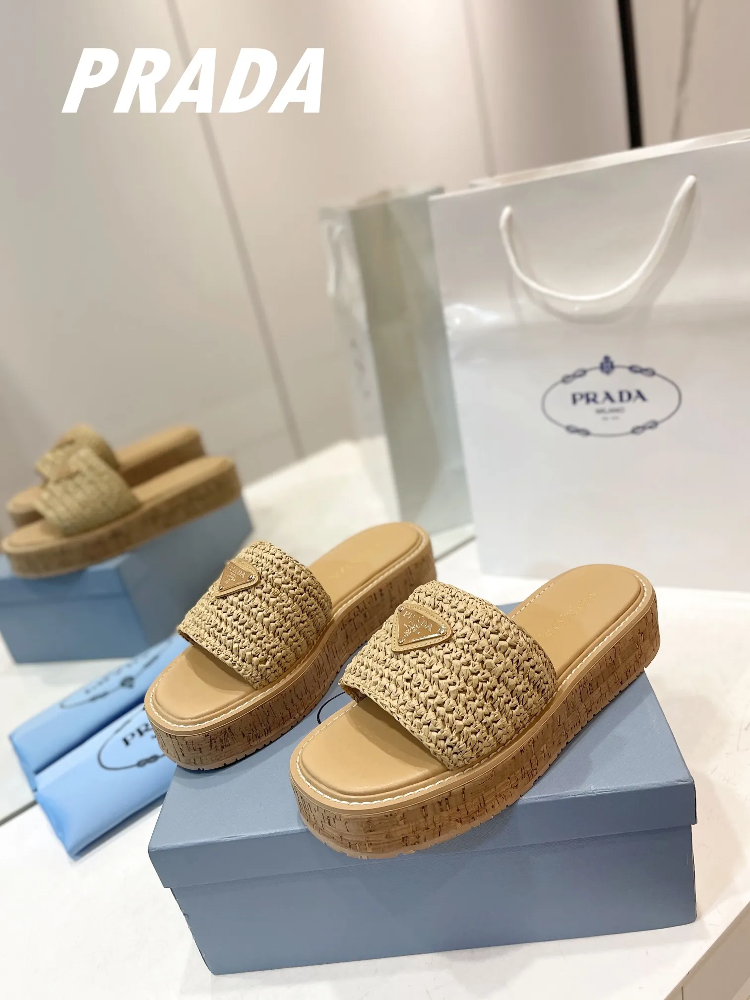 プラダ新作わら編みフラットサンダルベージュ - 画像 (3)