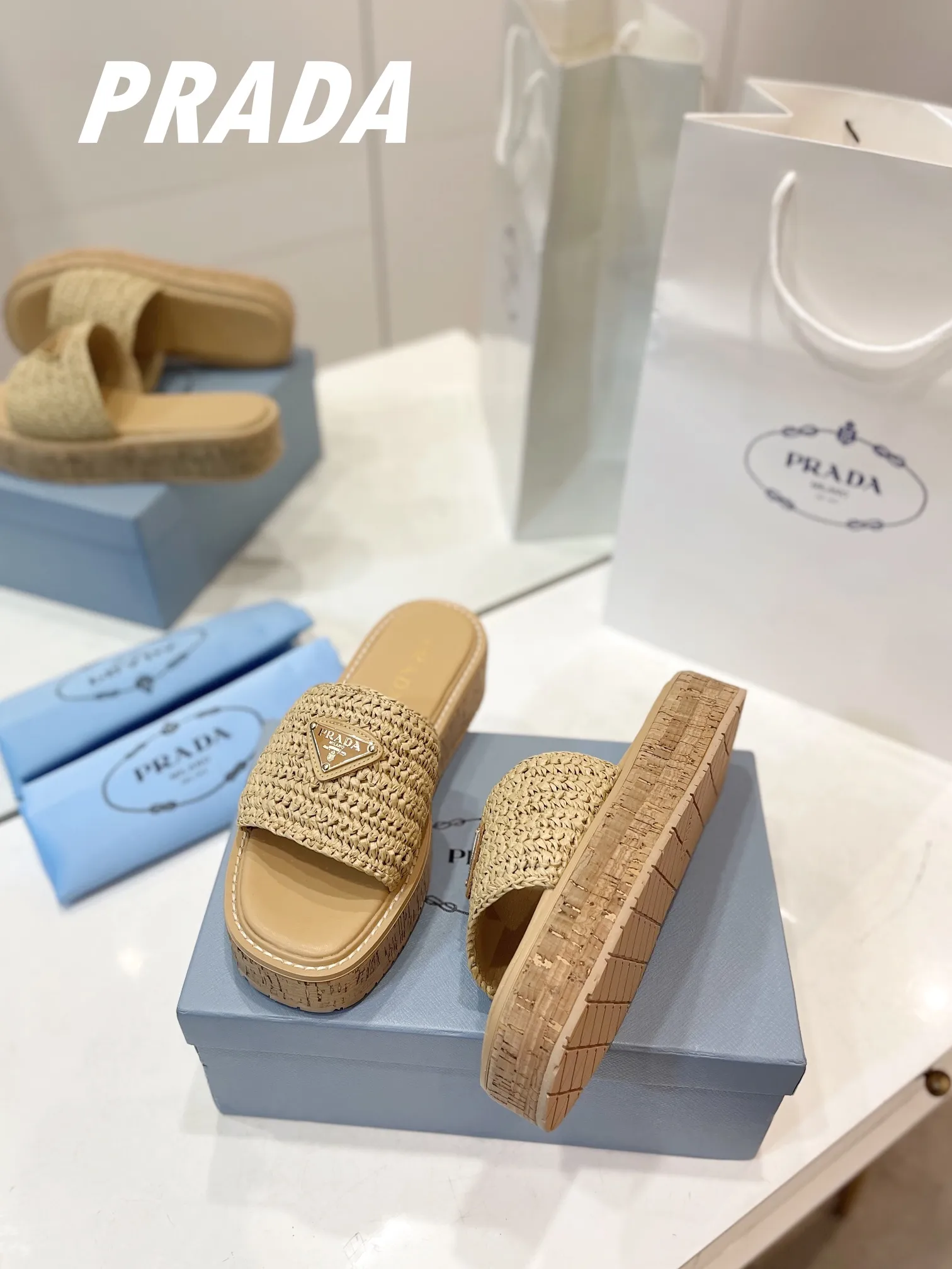 プラダ新作わら編みフラットサンダルベージュ - 画像 (6)