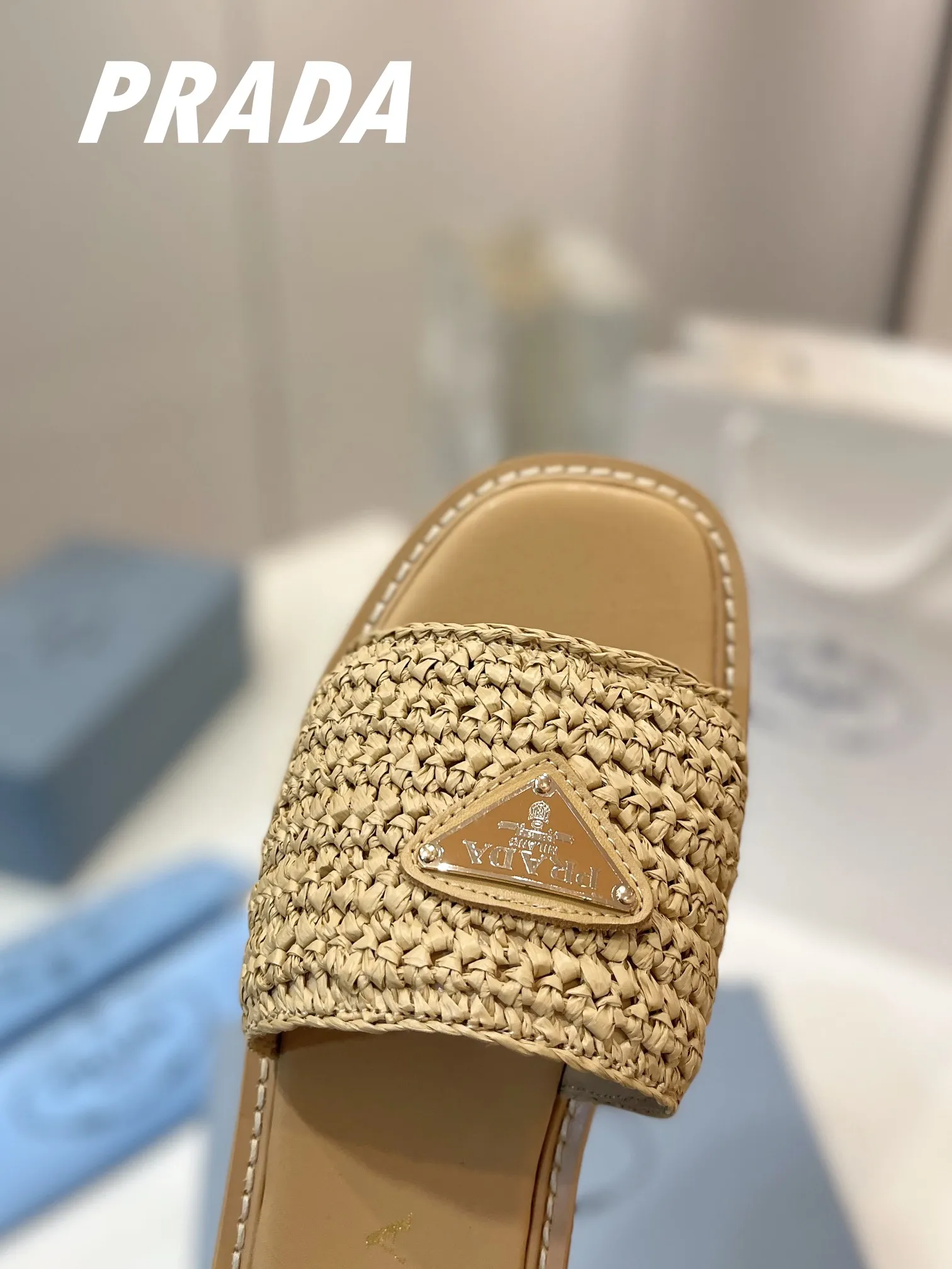 プラダ新作わら編みフラットサンダルベージュ - 画像 (7)
