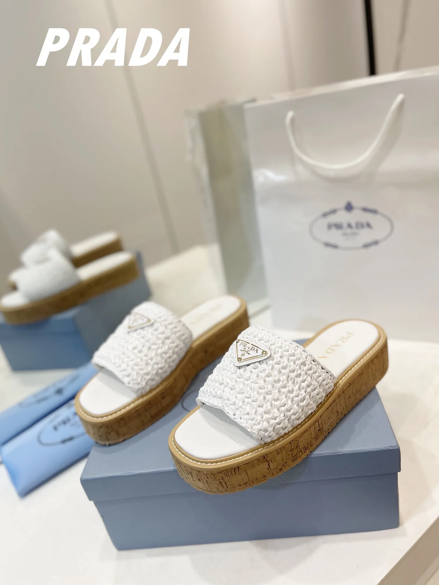 プラダ新作わら編みフラットサンダル白 - 画像 (3)
