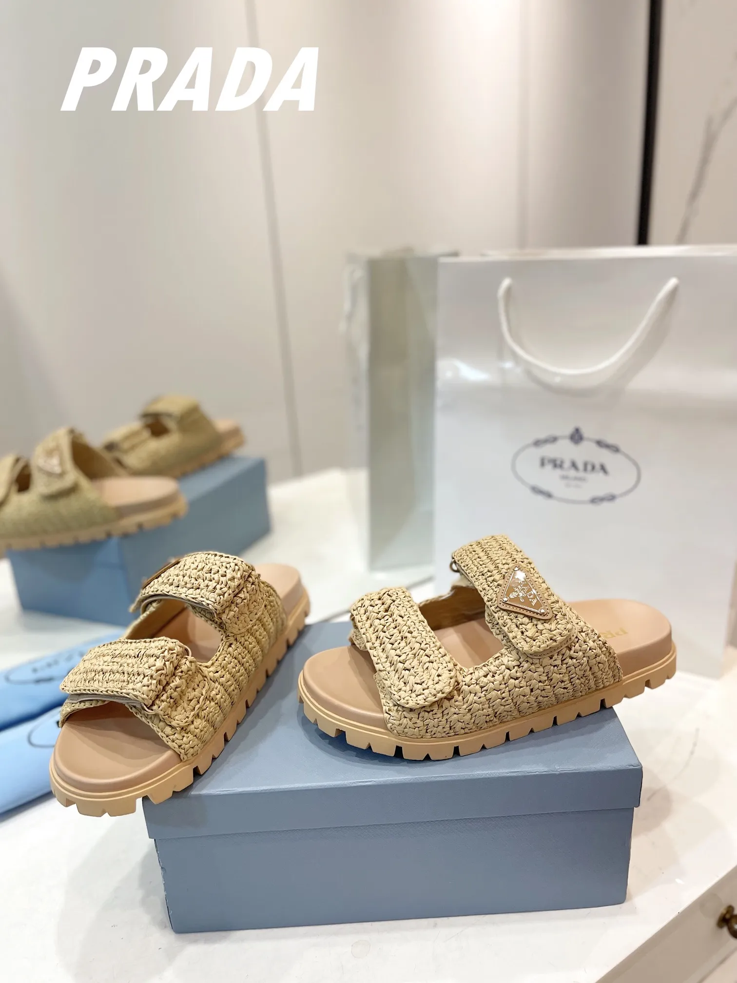 プラダ新作わら編みフラットサンダルベージュ - 画像 (6)