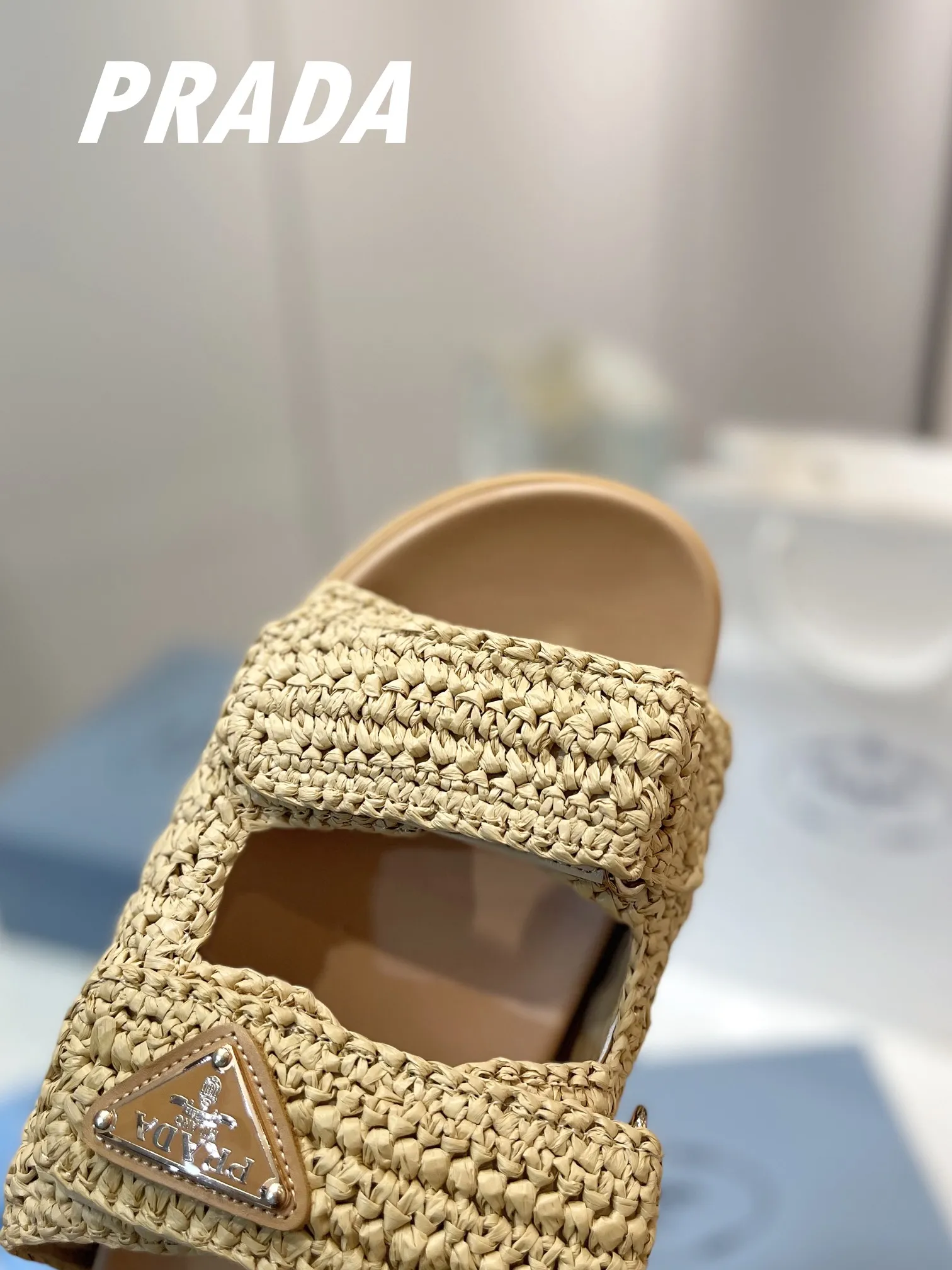 プラダ新作わら編みフラットサンダルベージュ - 画像 (7)
