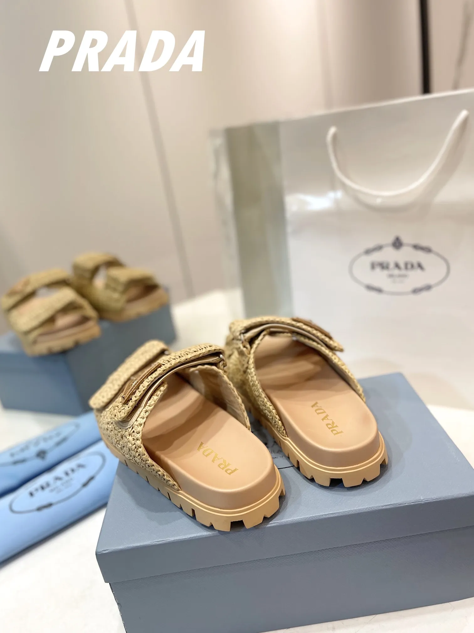 プラダ新作わら編みフラットサンダルベージュ - 画像 (9)