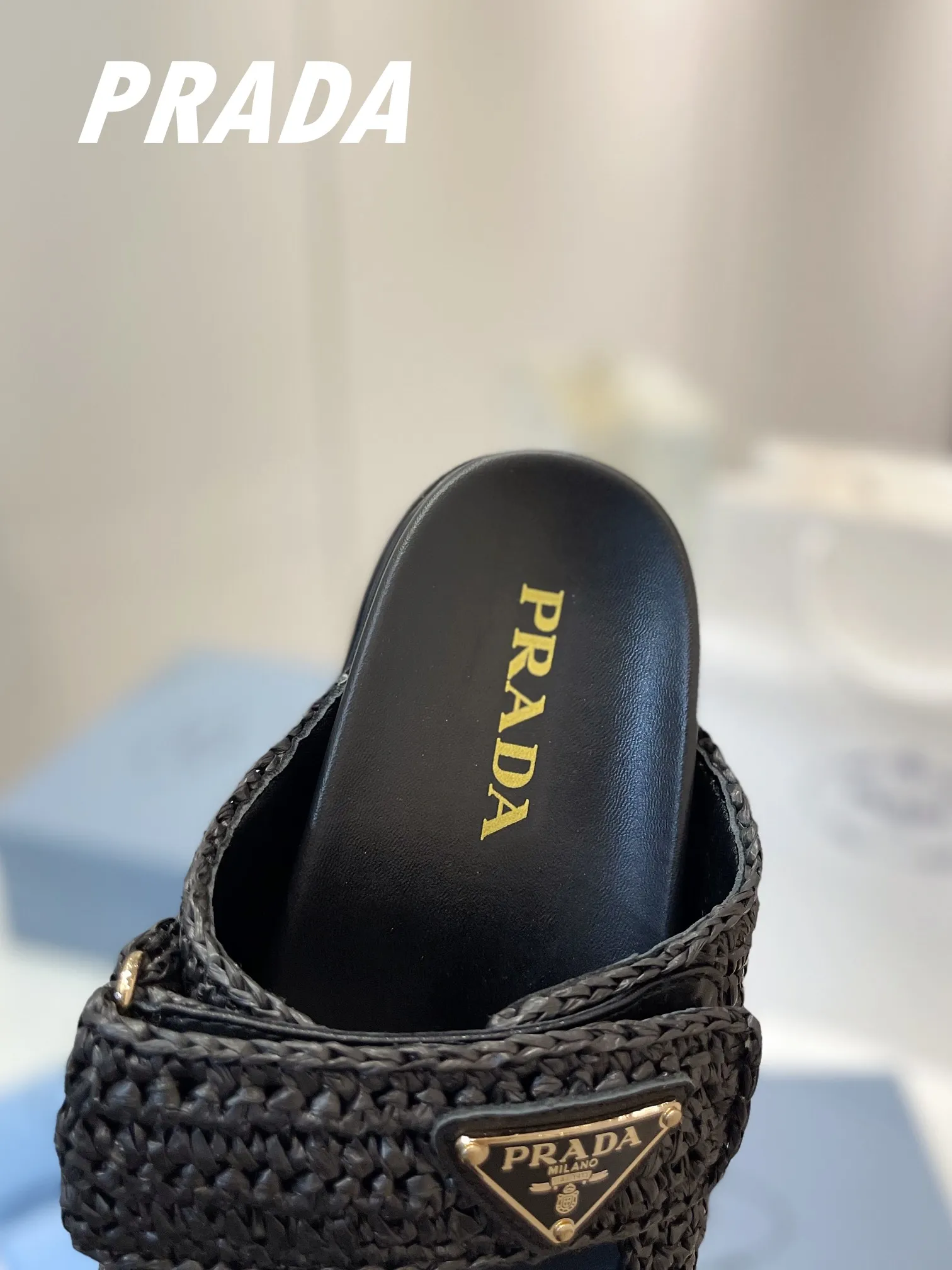プラダ新作わら編みフラットサンダル黒 - 画像 (8)