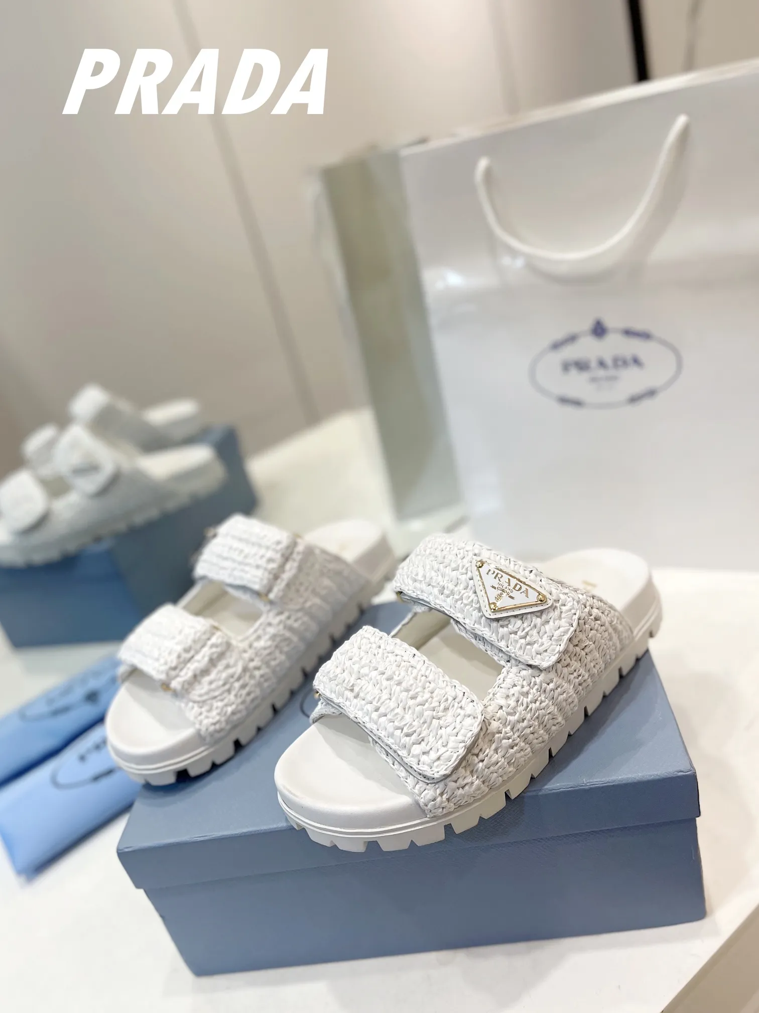 プラダ新作わら編みフラットサンダル白 - 画像 (3)