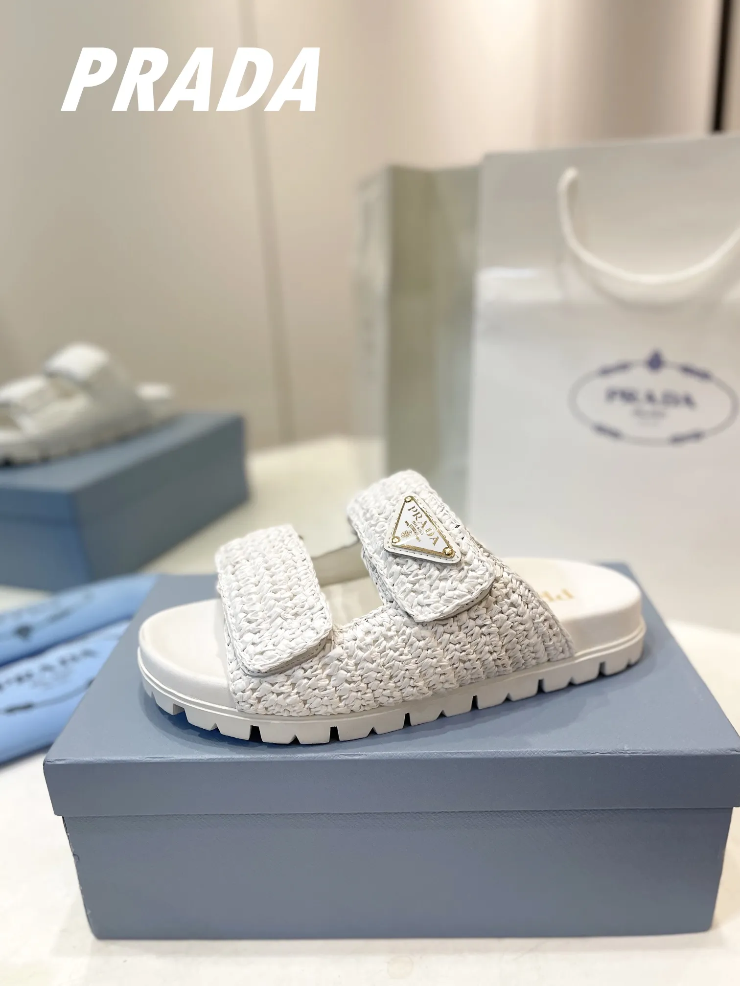 プラダ新作わら編みフラットサンダル白 - 画像 (5)