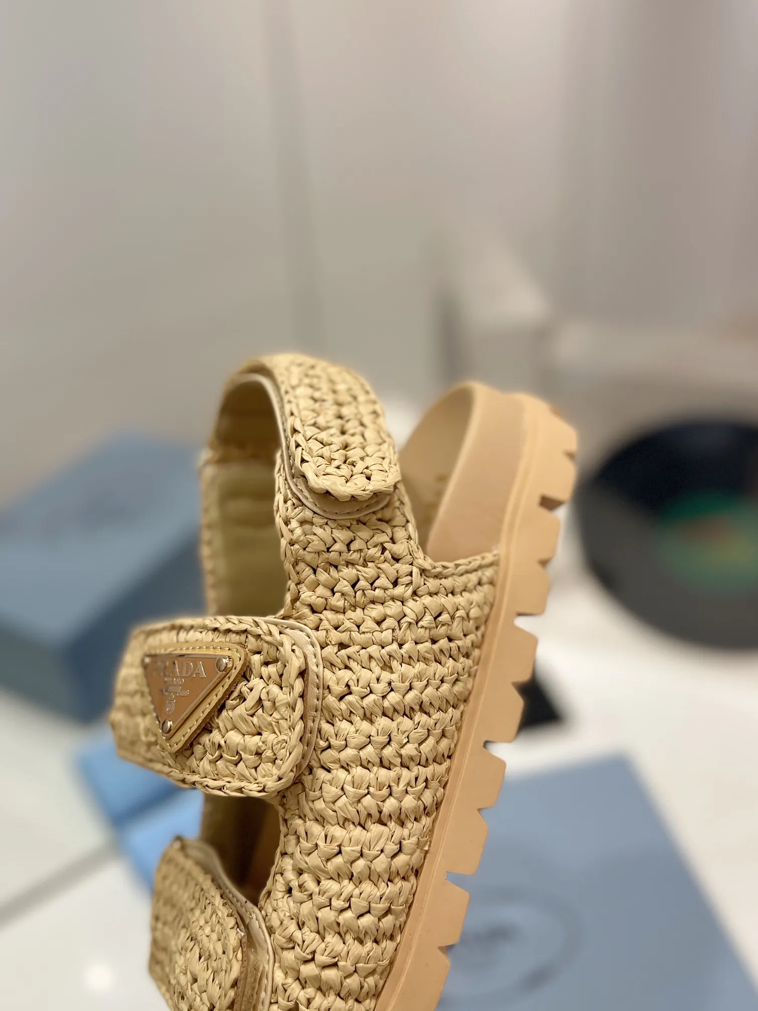 プラダ新作わら編みフラットサンダルベージュ - 画像 (8)