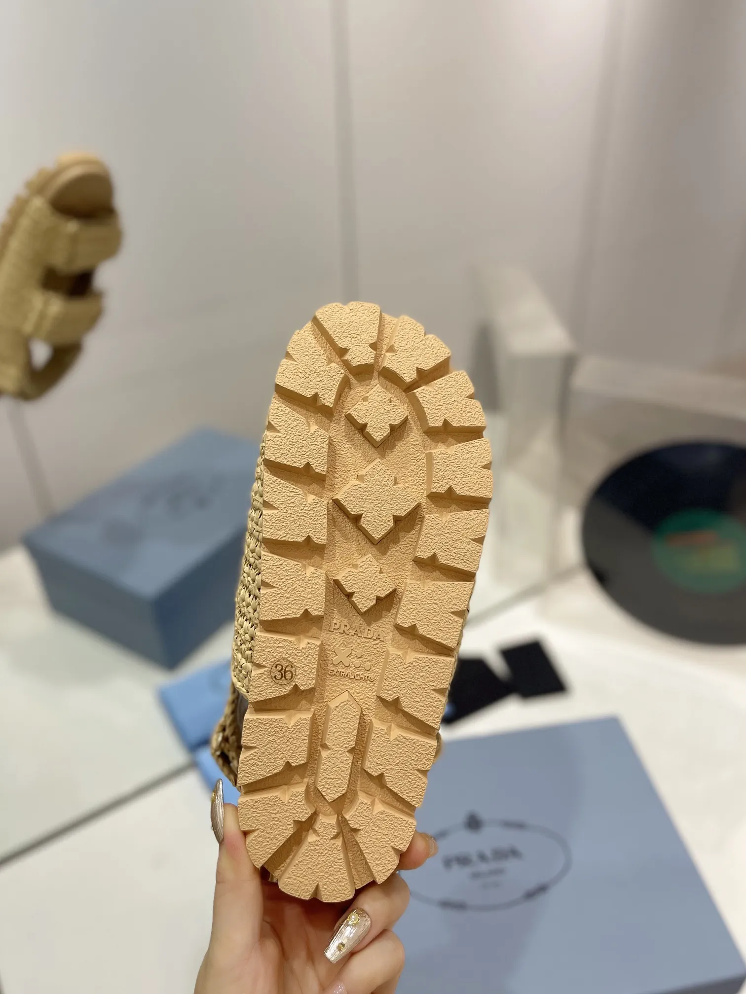 プラダ新作わら編みフラットサンダルベージュ - 画像 (10)