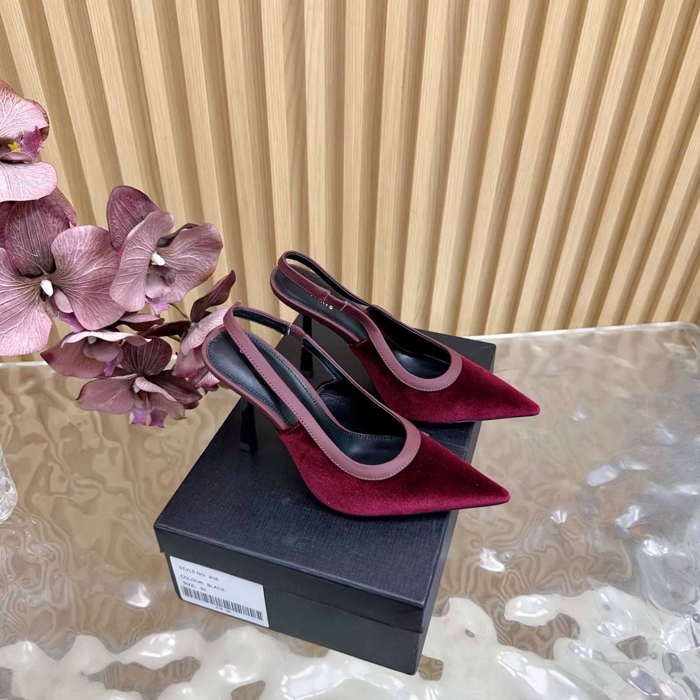 SAINT LAURENT 新作ワインレッドスティレットヒールサンダル